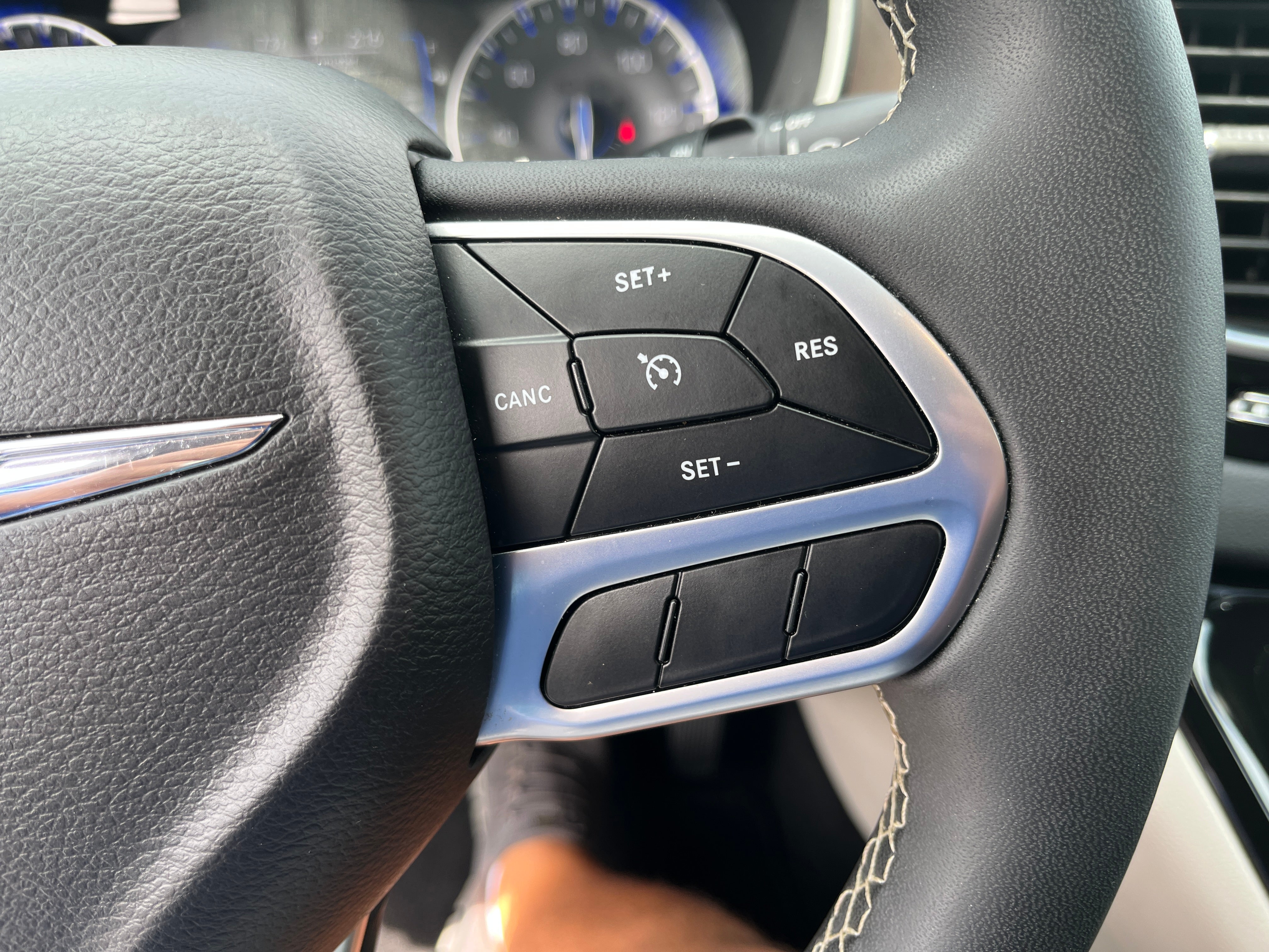2024 Chrysler Voyager LX