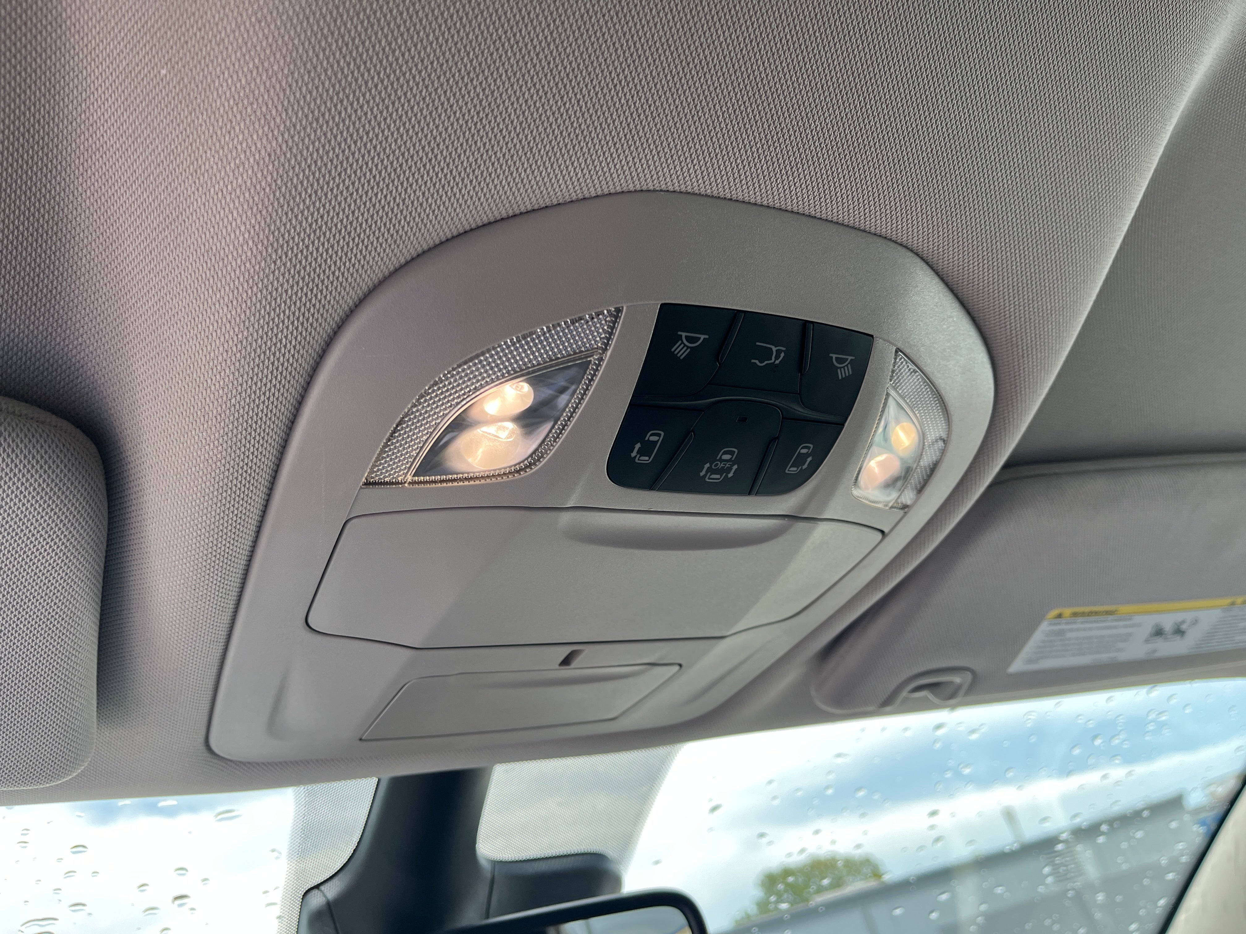 2024 Chrysler Voyager LX