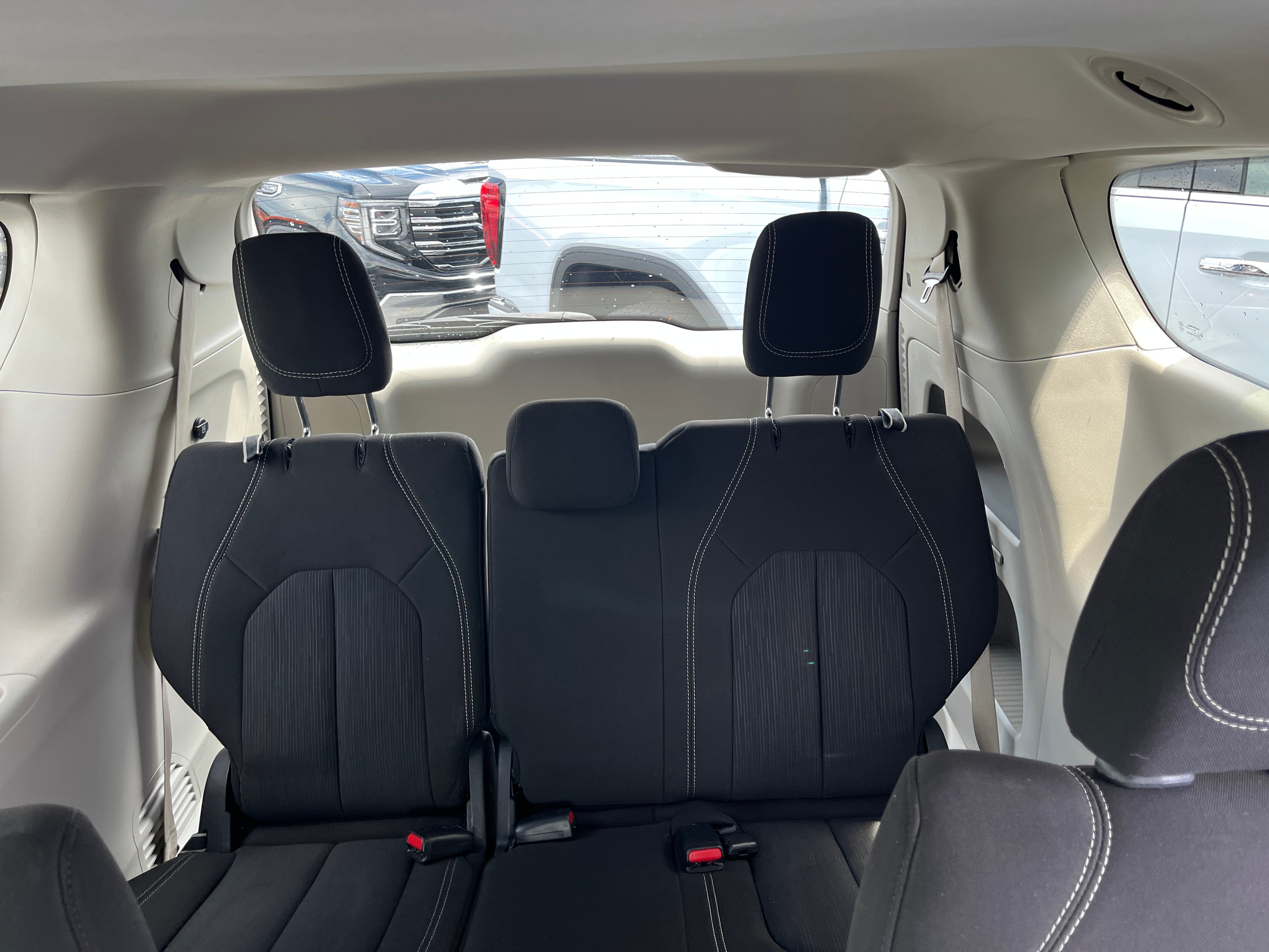2024 Chrysler Voyager LX