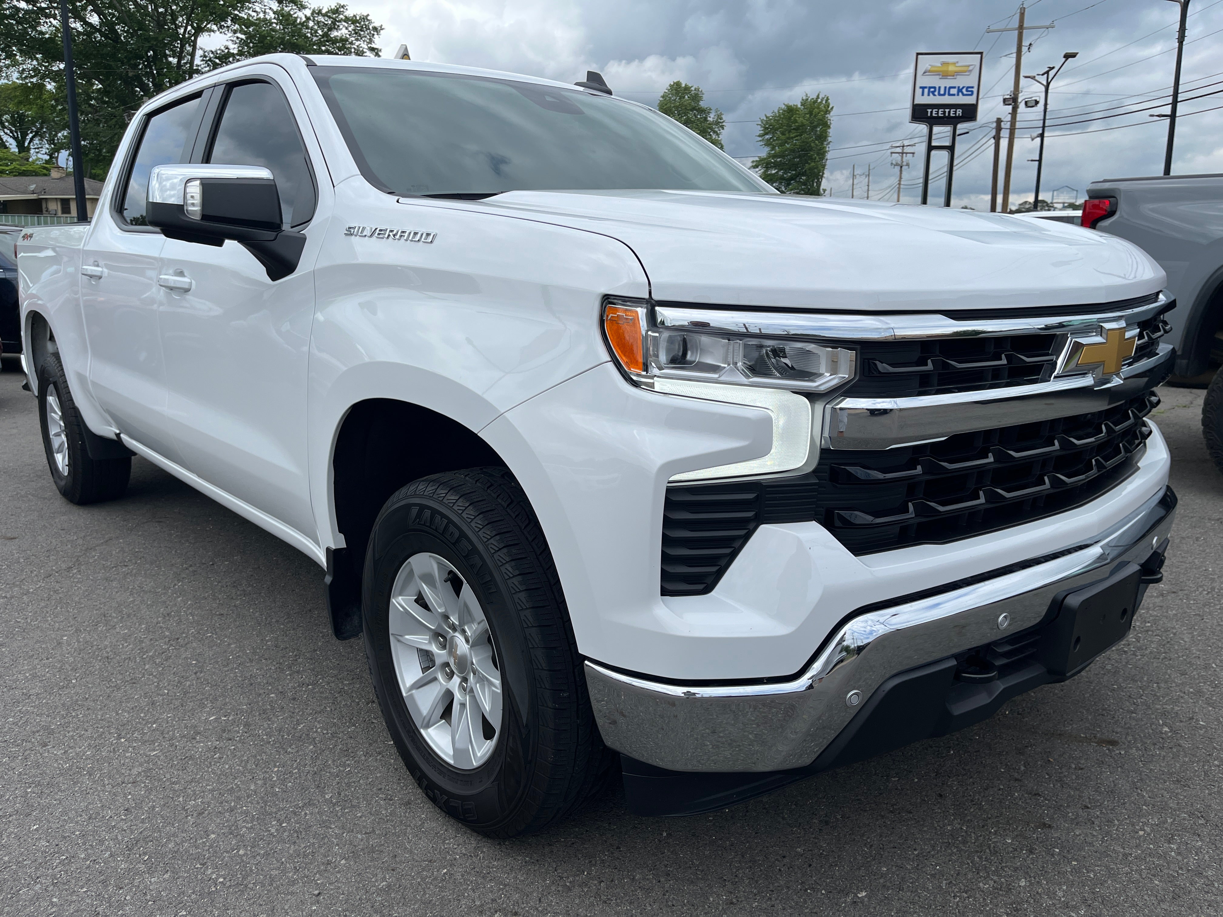 2025 Chevrolet Silverado 1500 LT