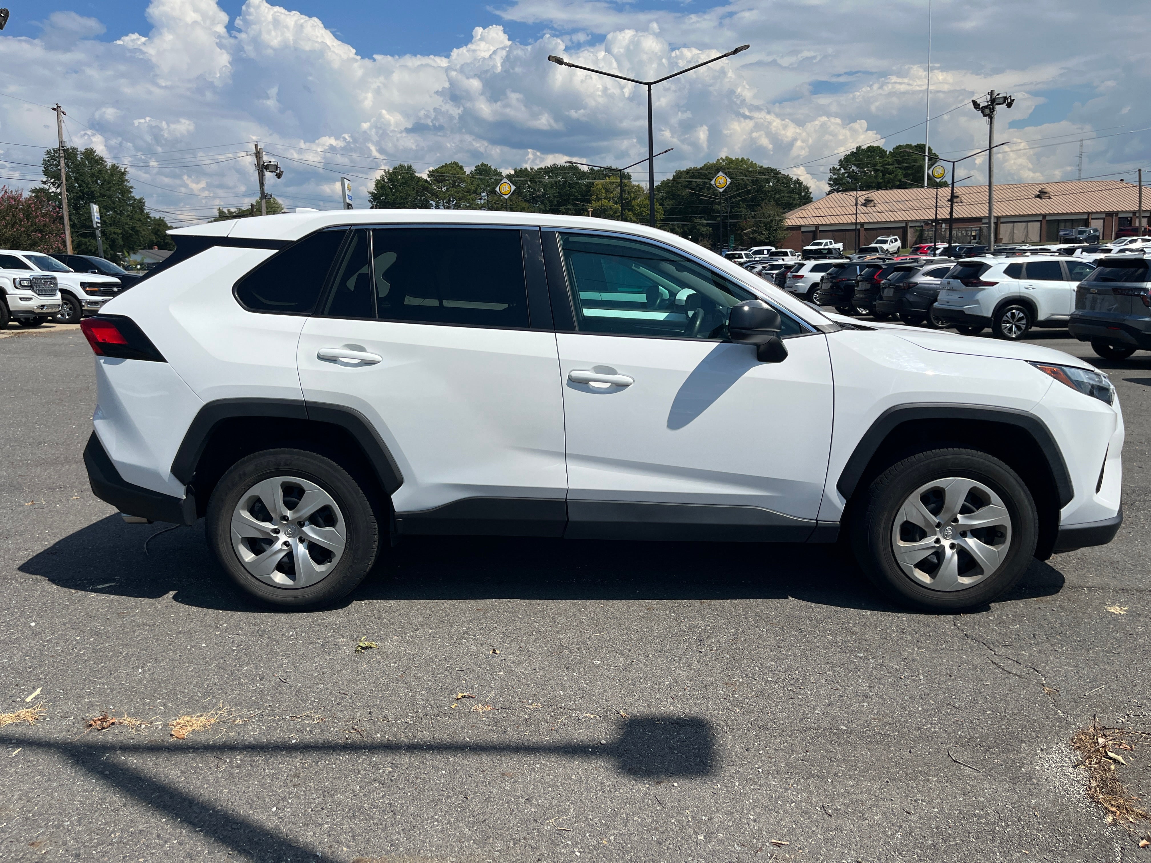 2023 Toyota RAV4 LE
