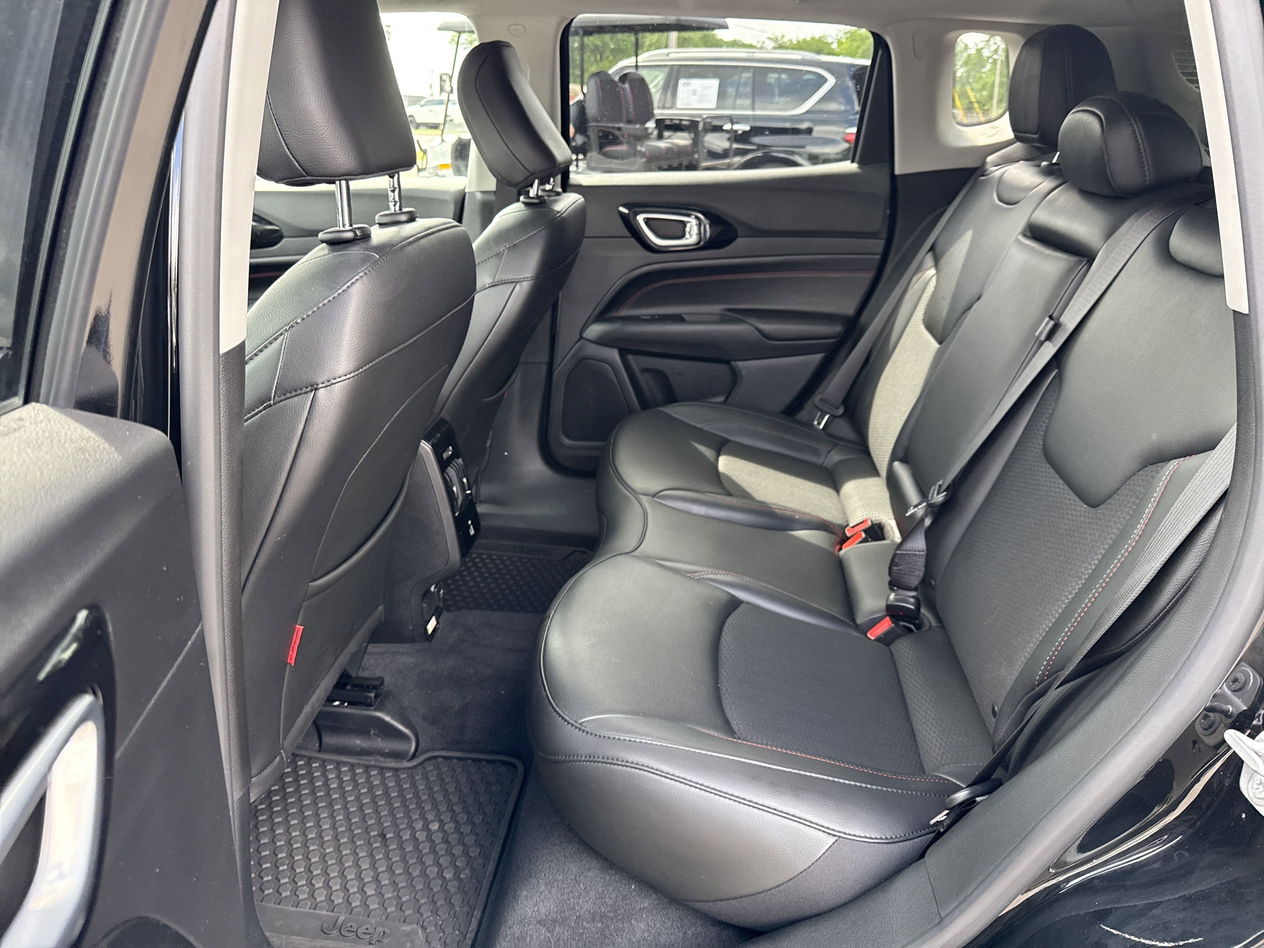 2022 Jeep Compass Base