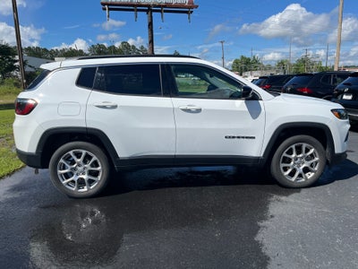 2022 Jeep Compass Latitude Lux