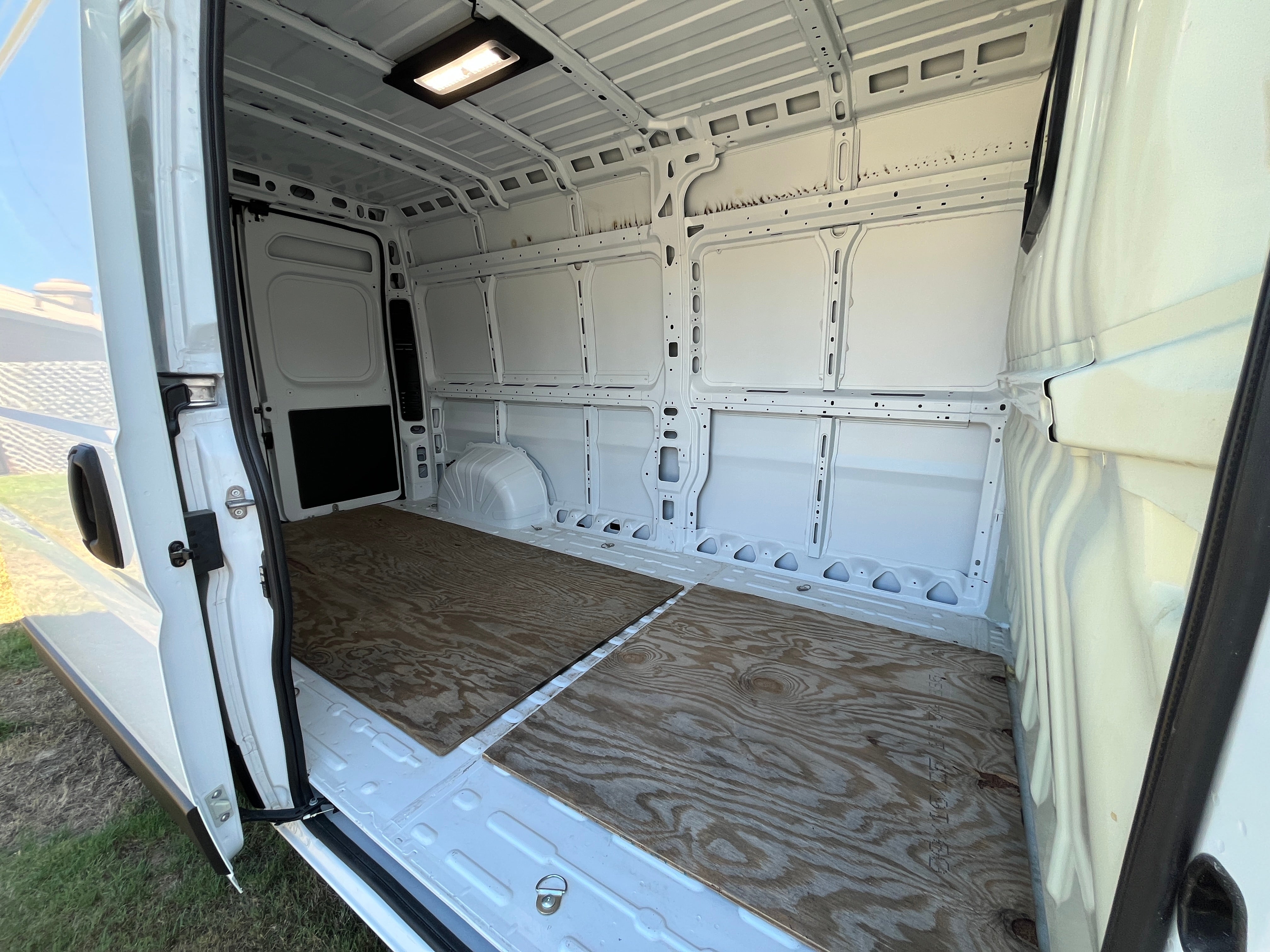 2026 RAM ProMaster Cargo Van Tradesman