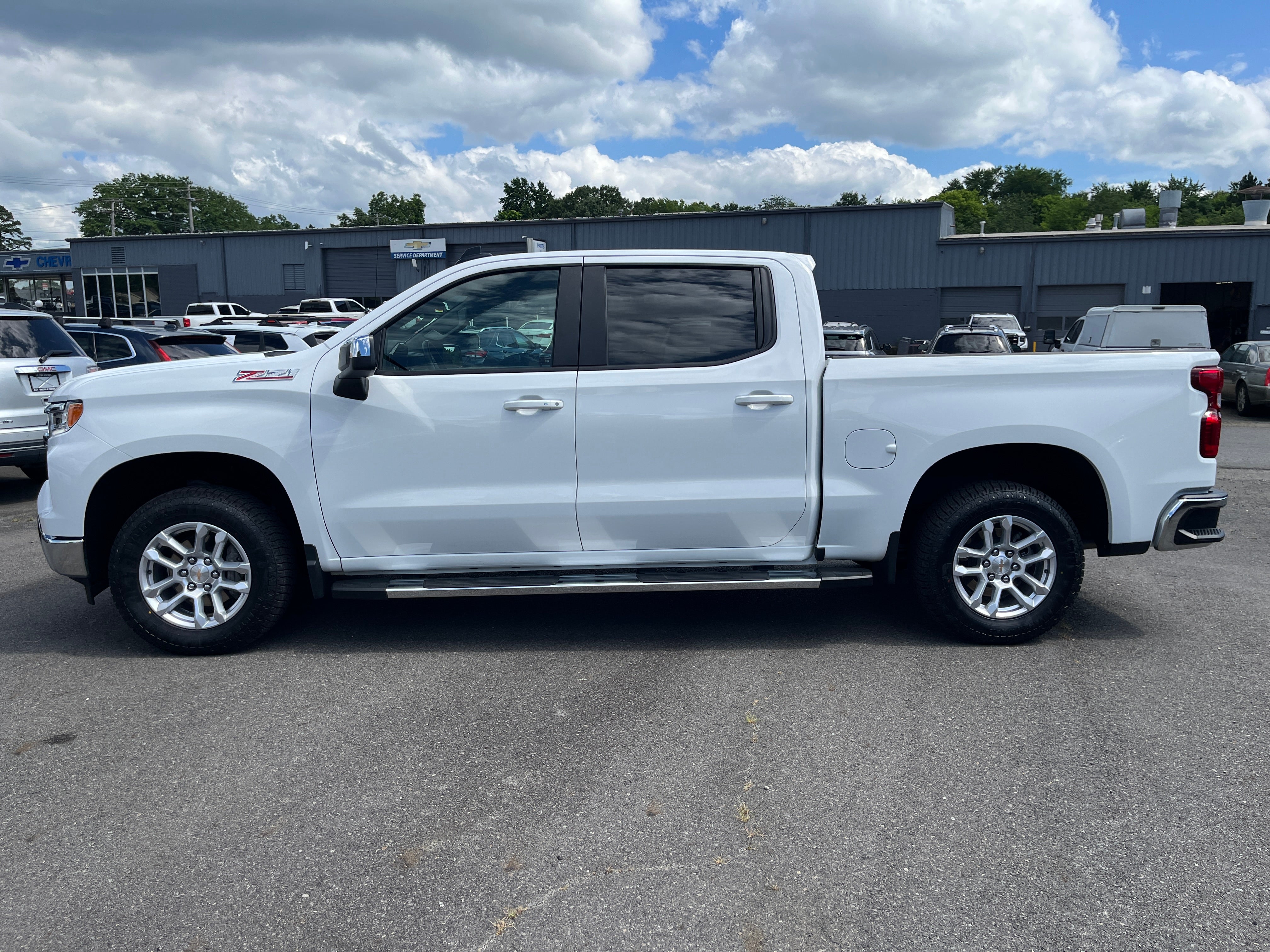 2025 Chevrolet Silverado 1500 LT