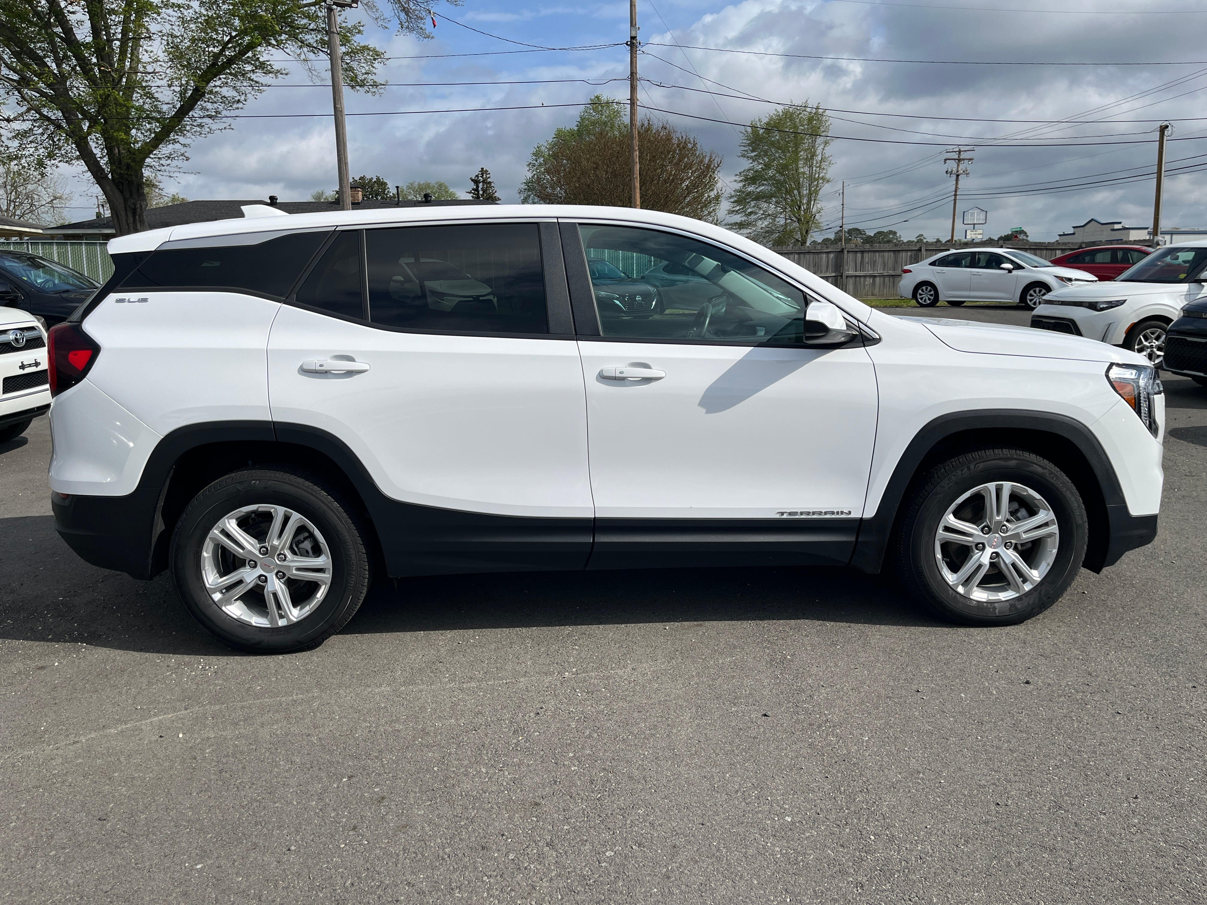 2024 GMC Terrain SLE