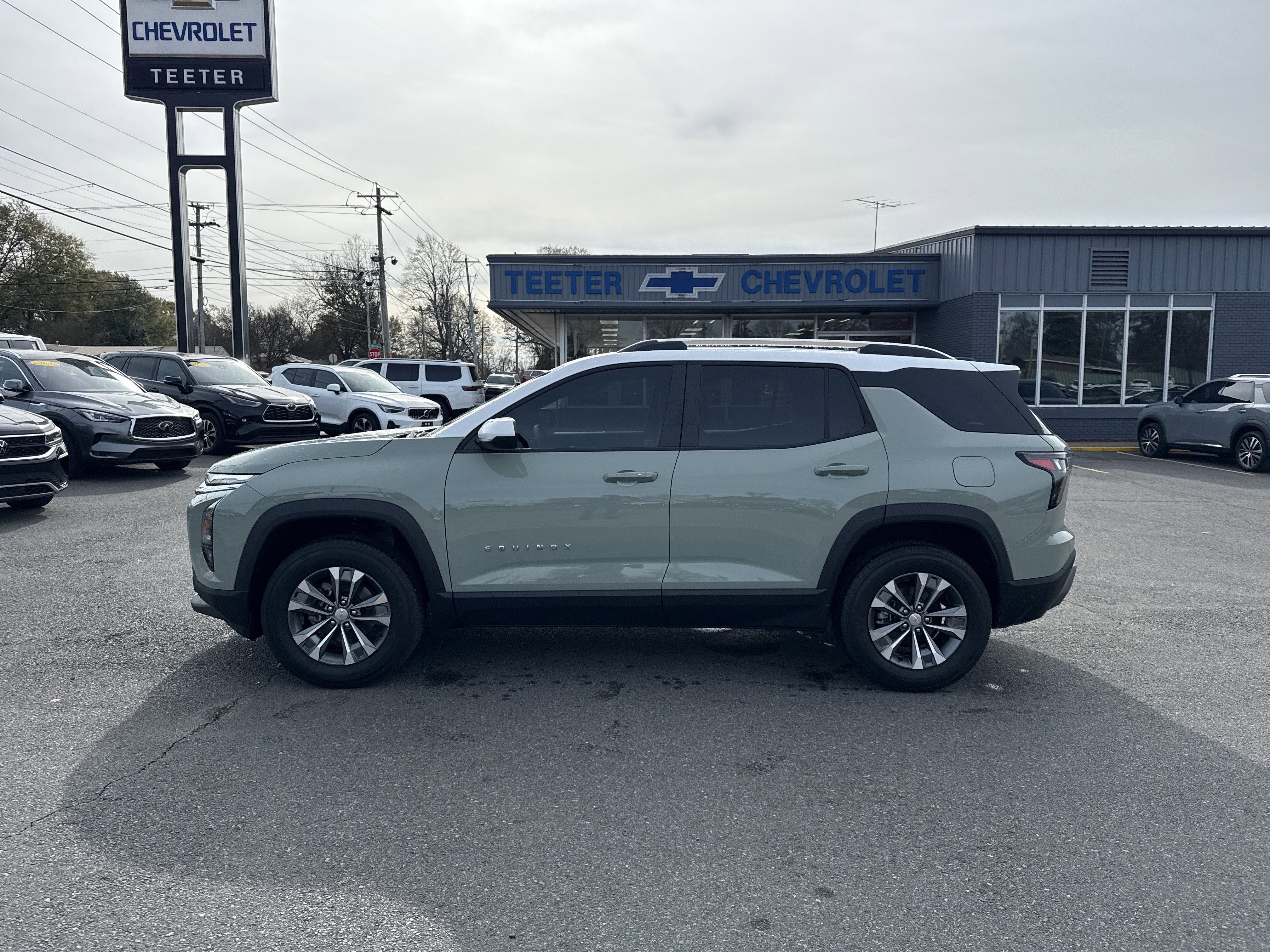 2025 Chevrolet Equinox Base
