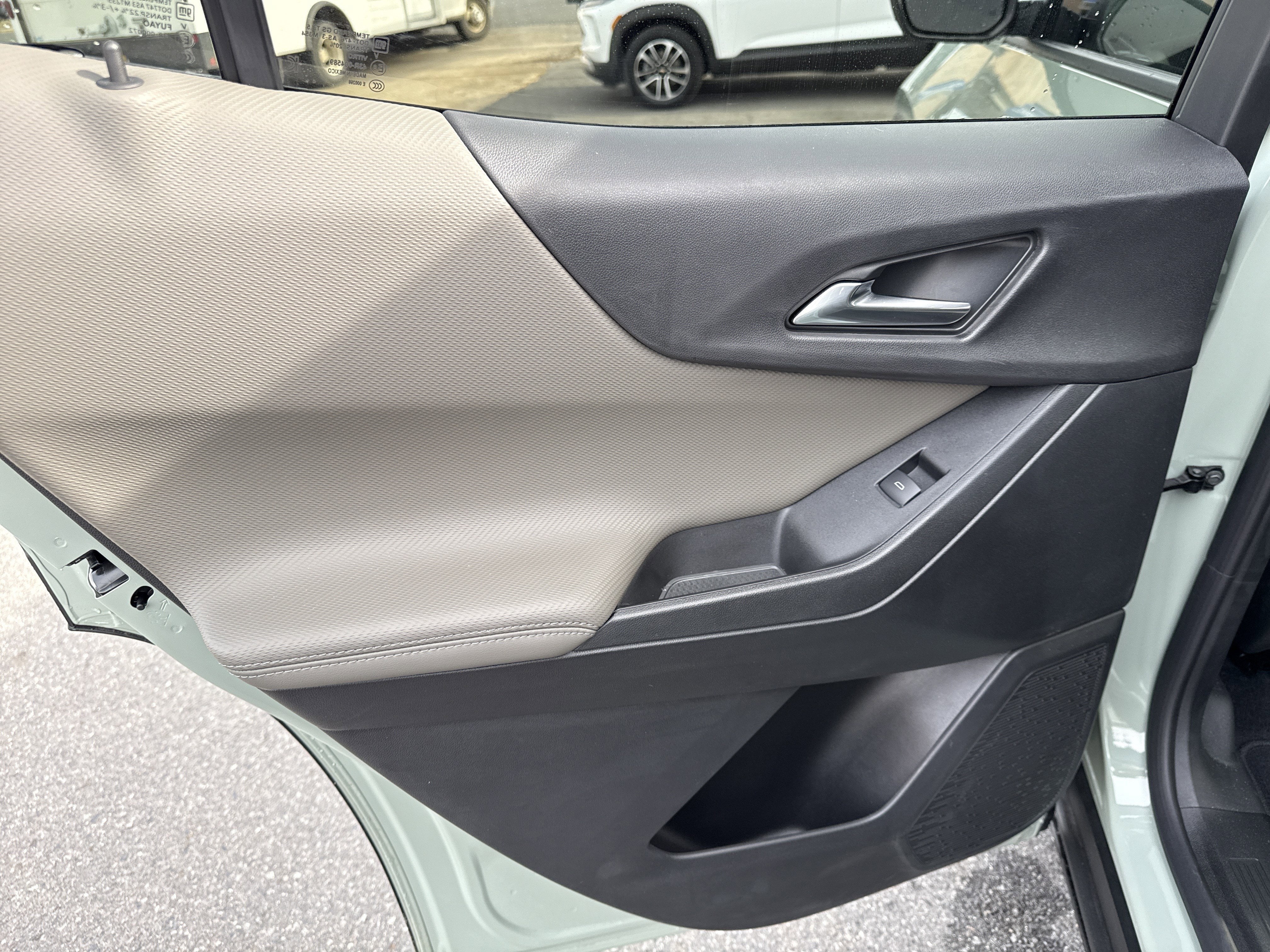 2025 Chevrolet Equinox Base