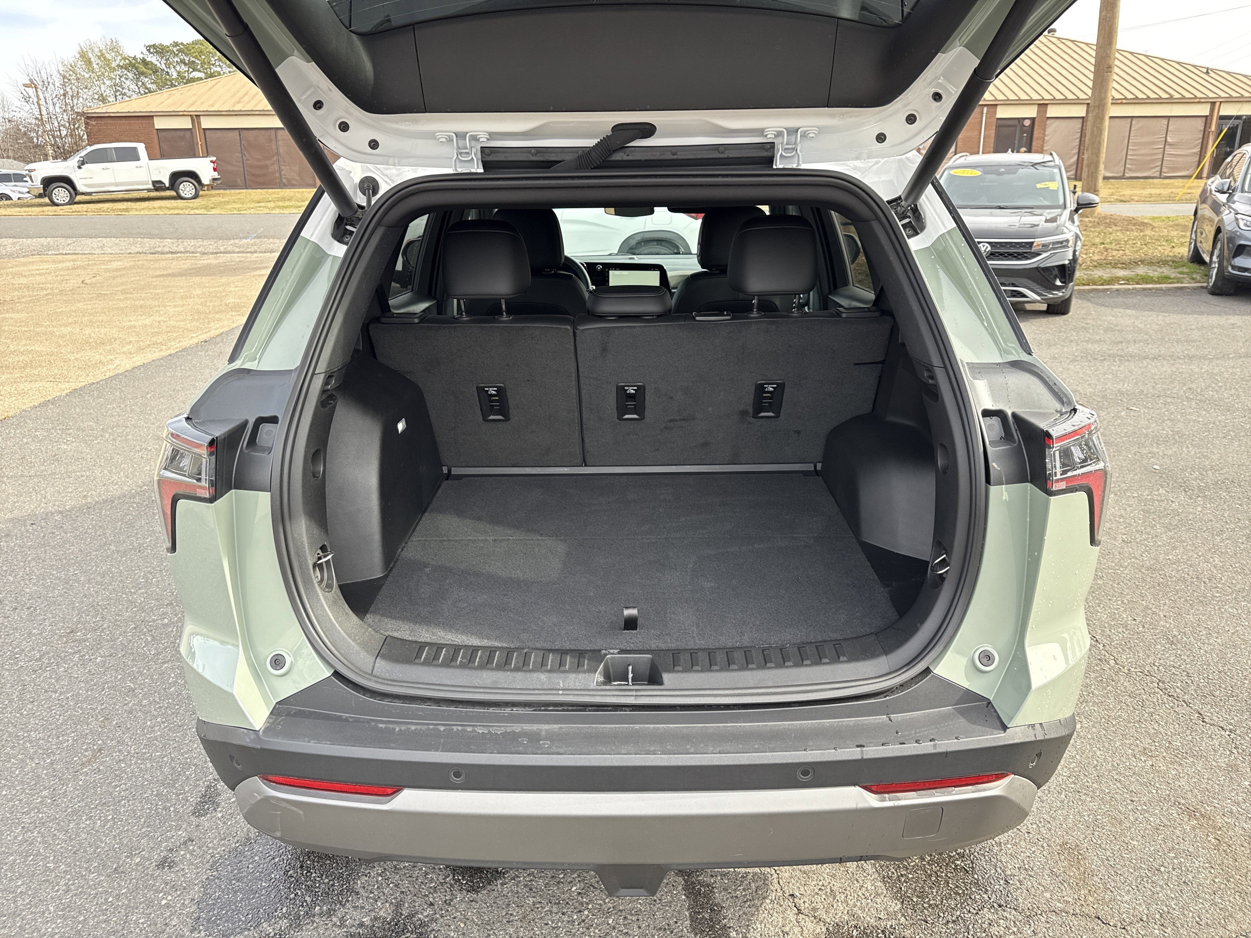 2025 Chevrolet Equinox Base