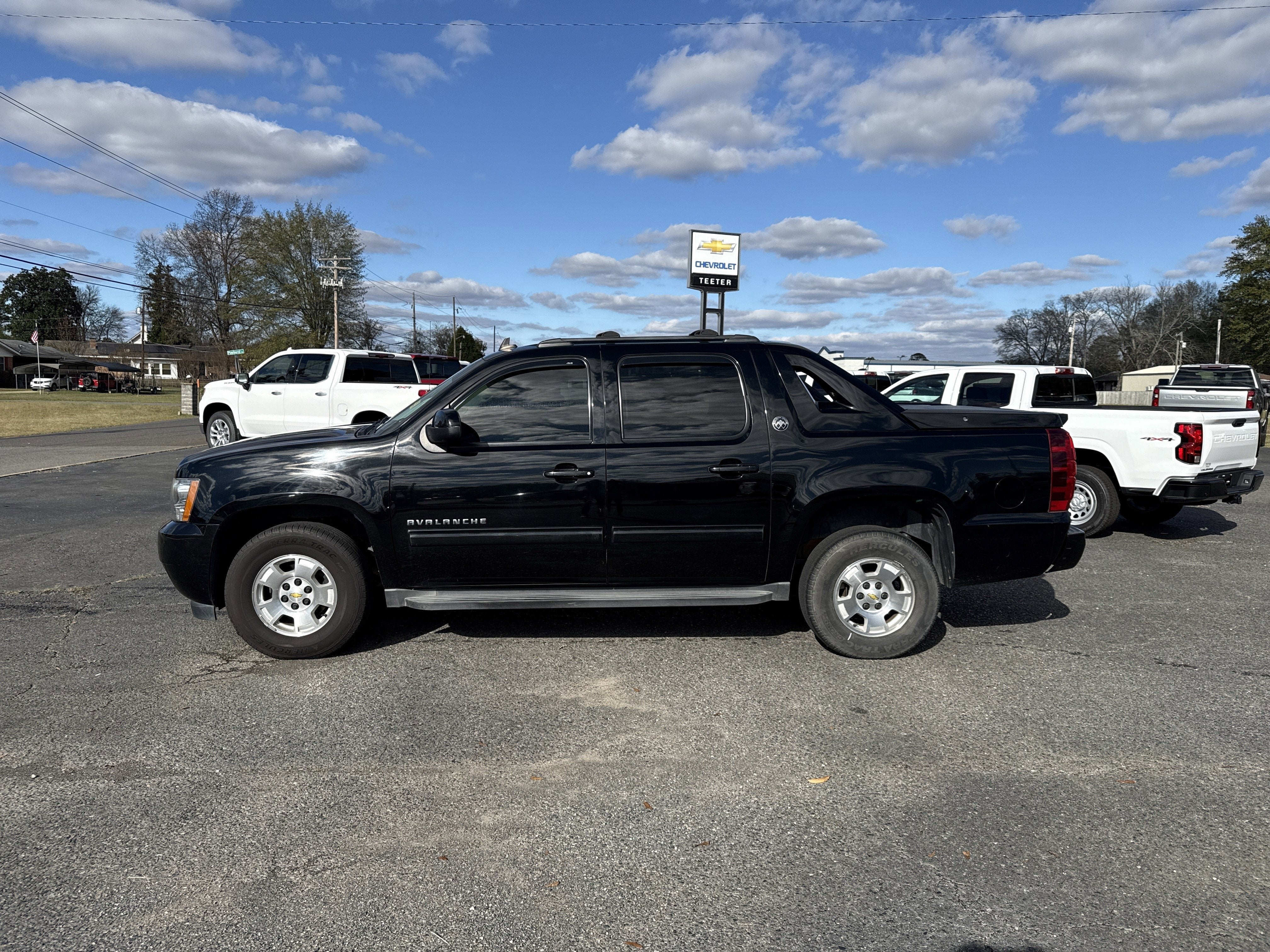 2013 Chevrolet Avalanche Base