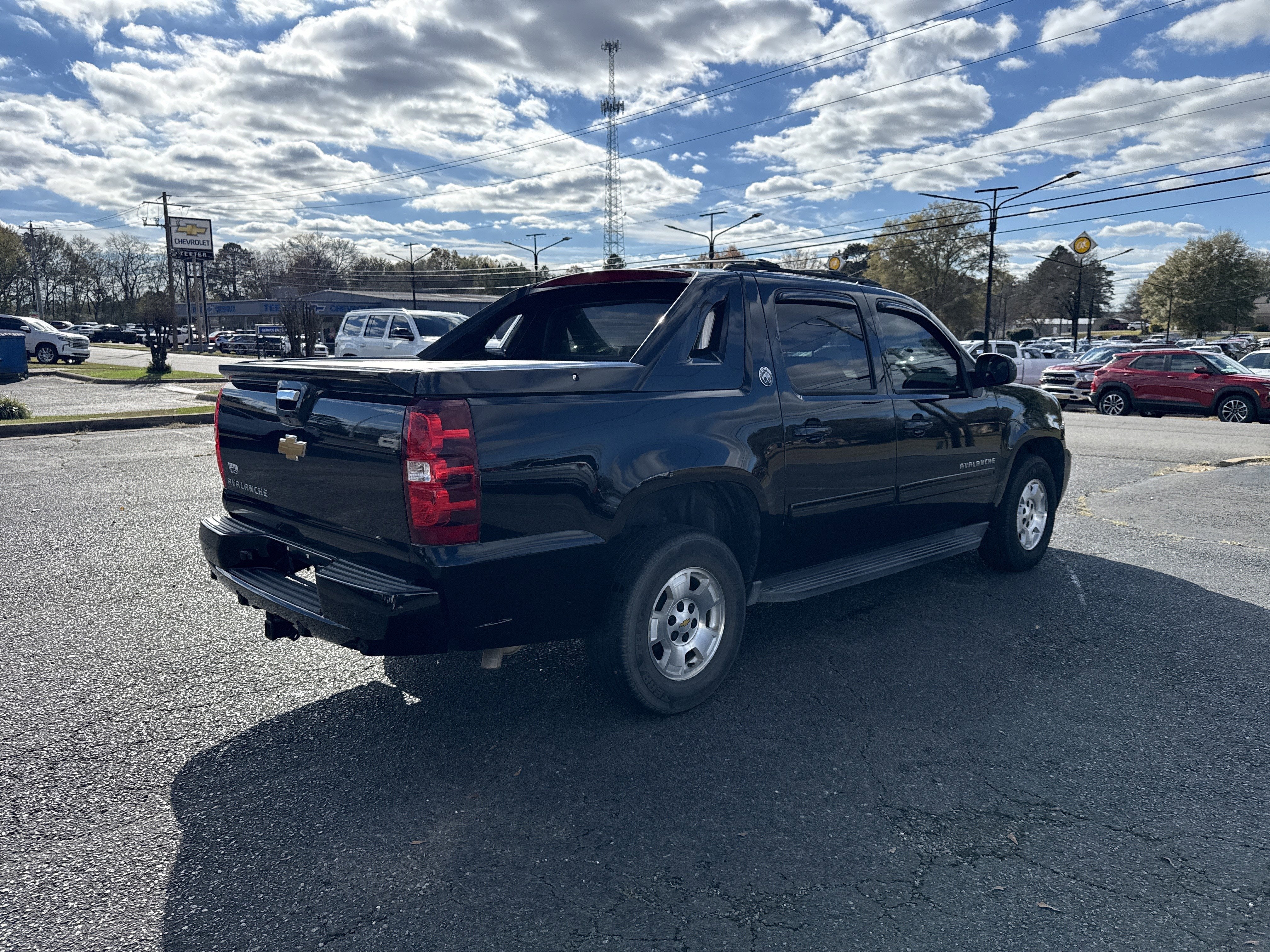2013 Chevrolet Avalanche Base