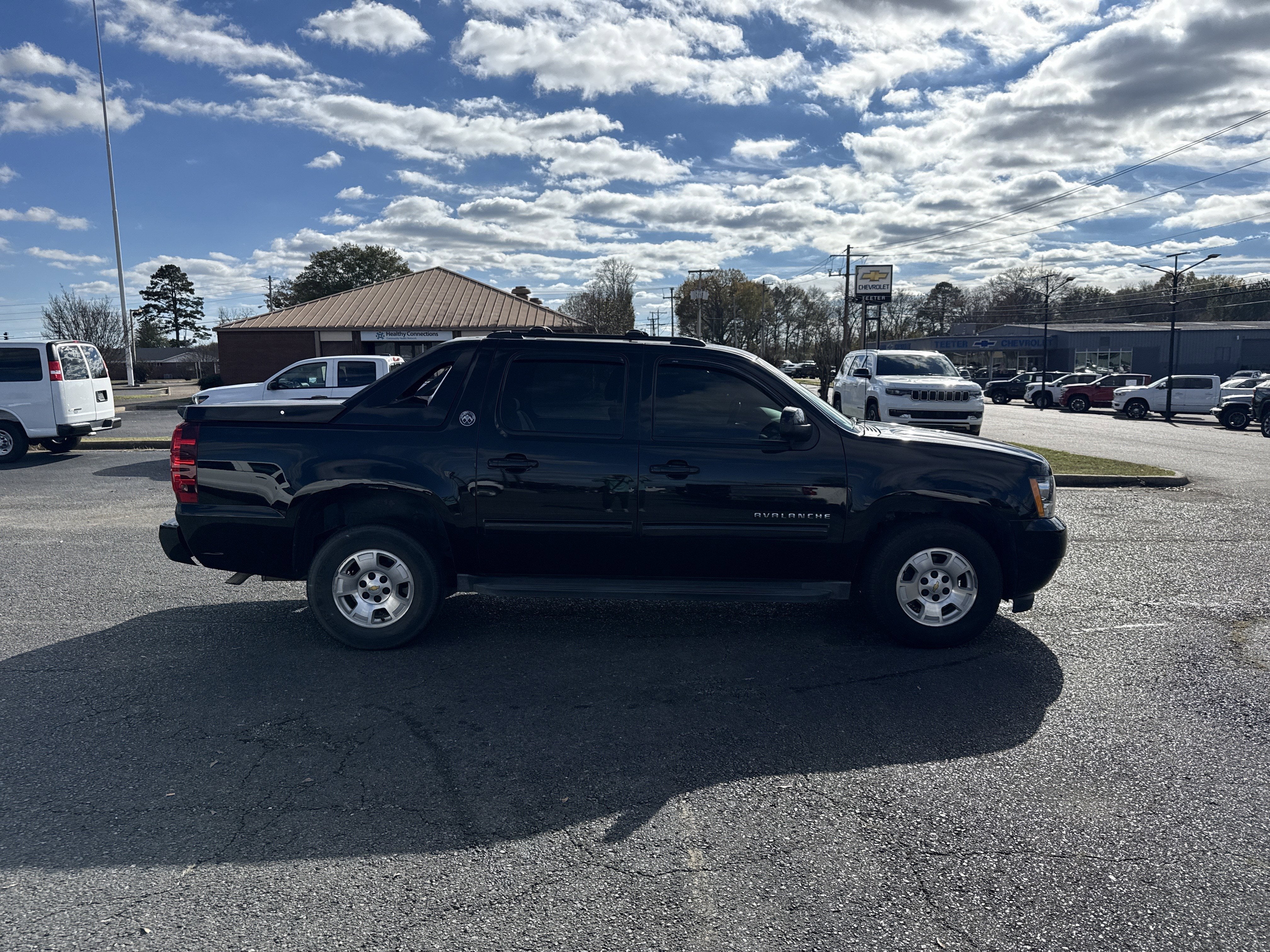 2013 Chevrolet Avalanche Base