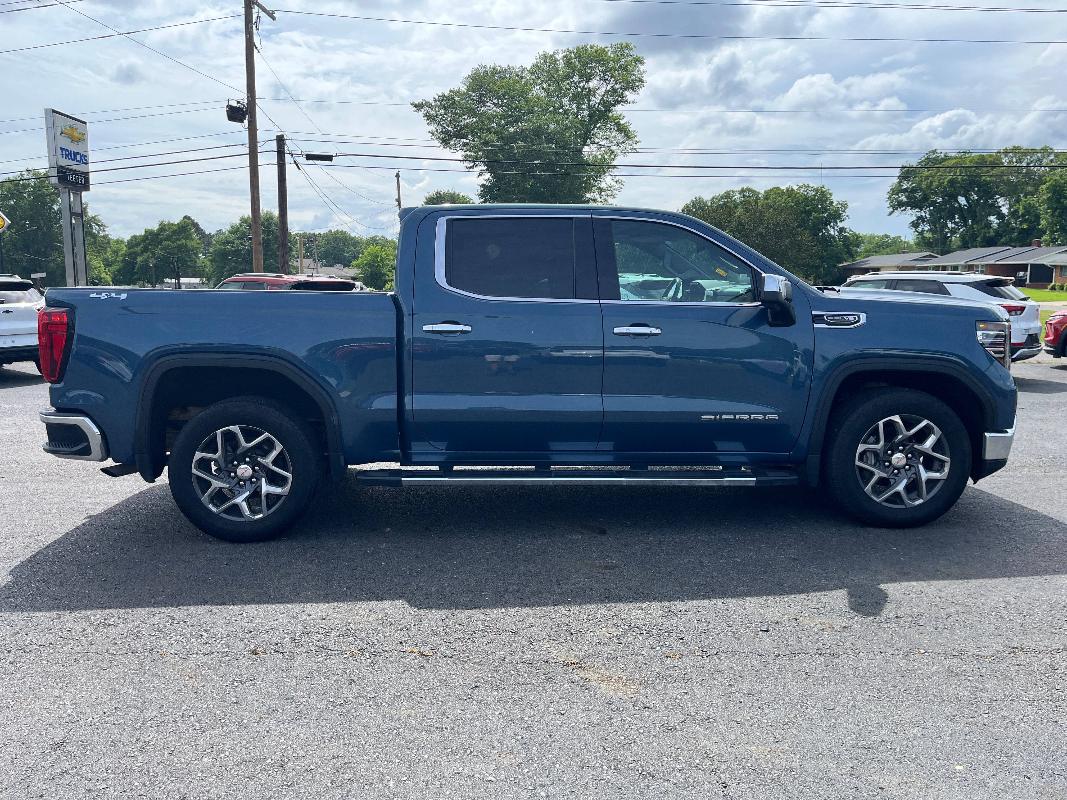 2024 GMC Sierra 1500 SLT