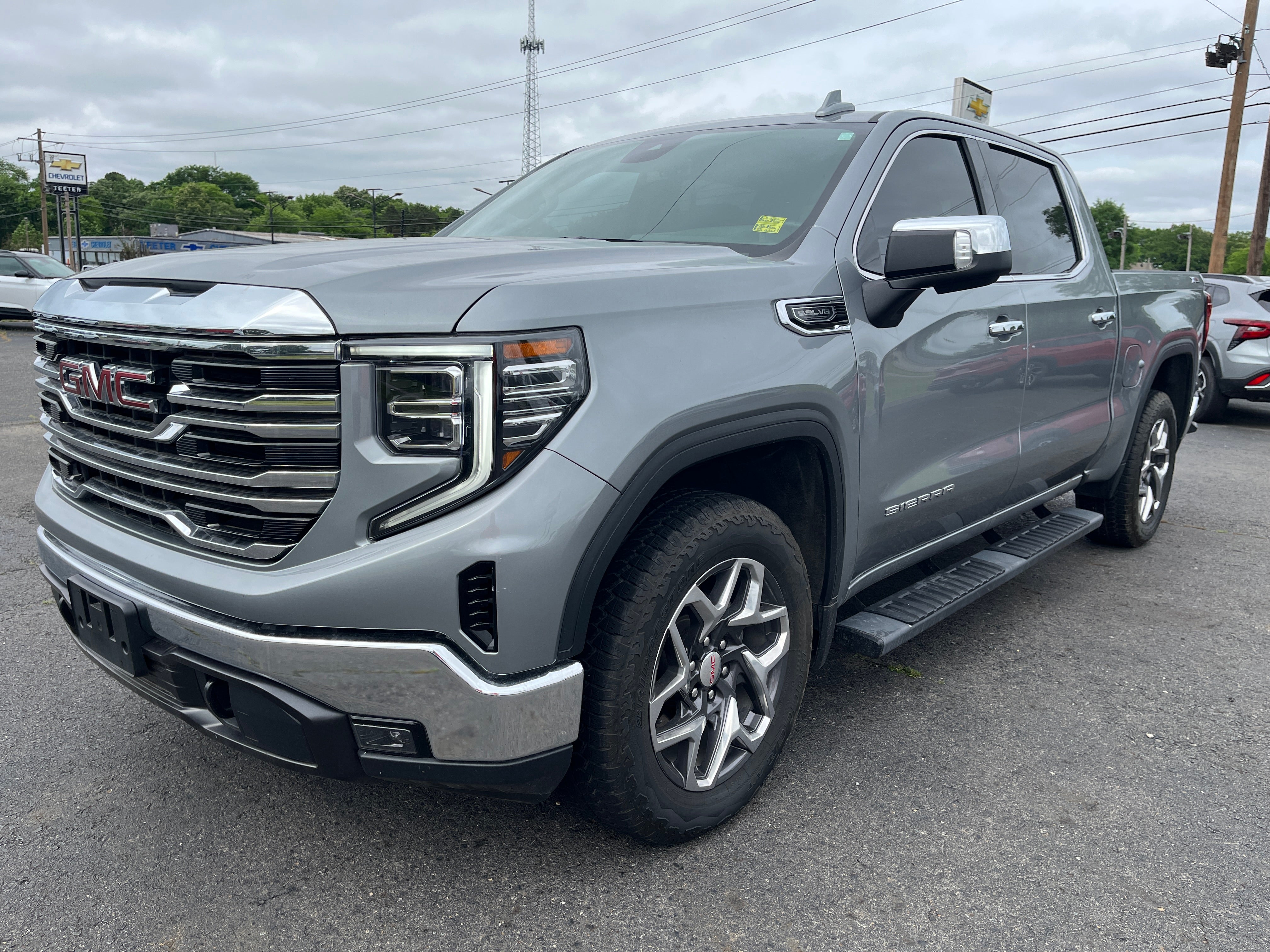 2024 GMC Sierra 4WD Crew Cab Short Box SLT's photo