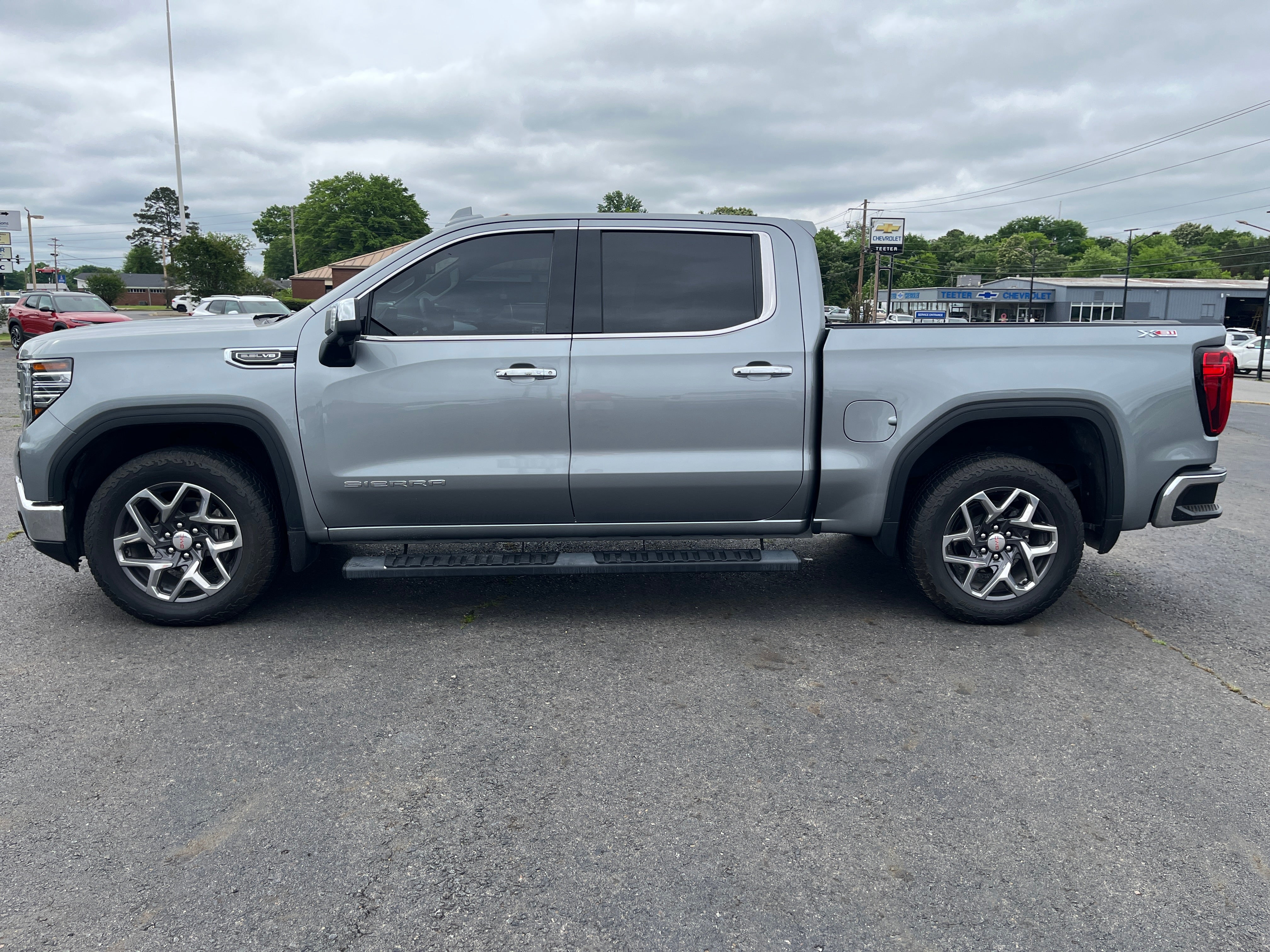 Used 2024 GMC Sierra 1500 SLT with VIN 3GTUUDED4RG340687 for sale in Little Rock