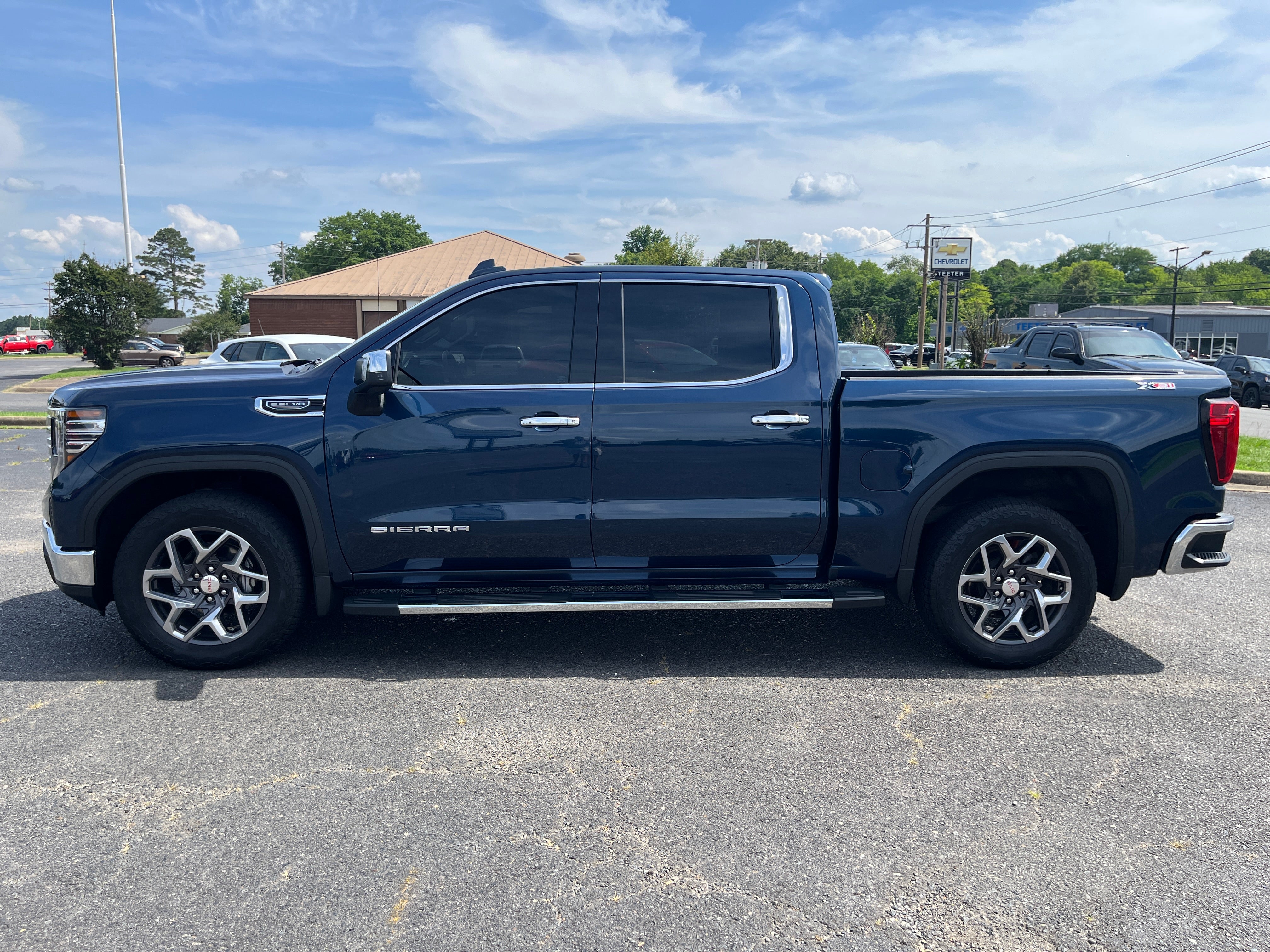 2023 GMC Sierra 1500 SLT