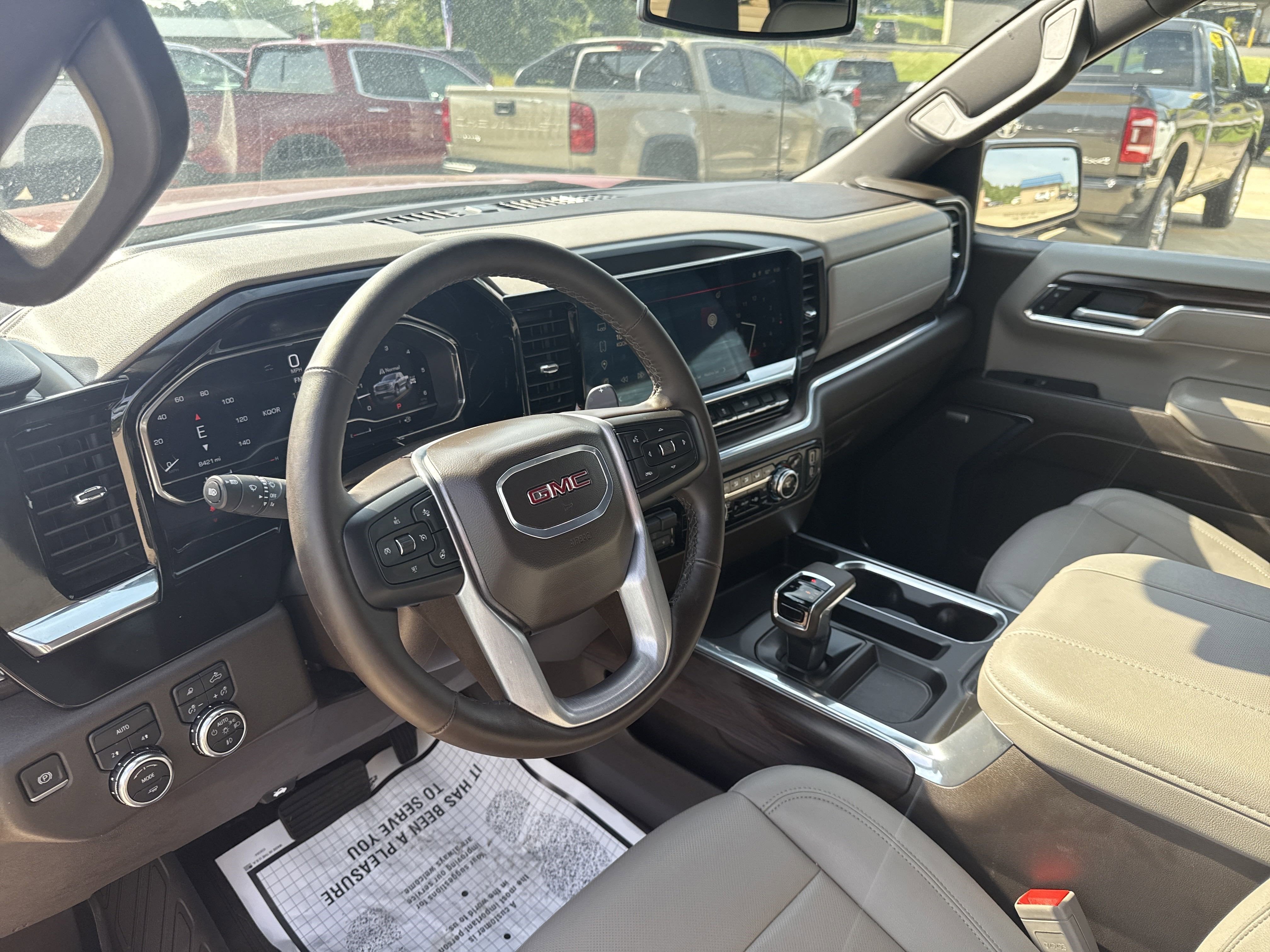 2024 GMC Sierra 1500 SLT