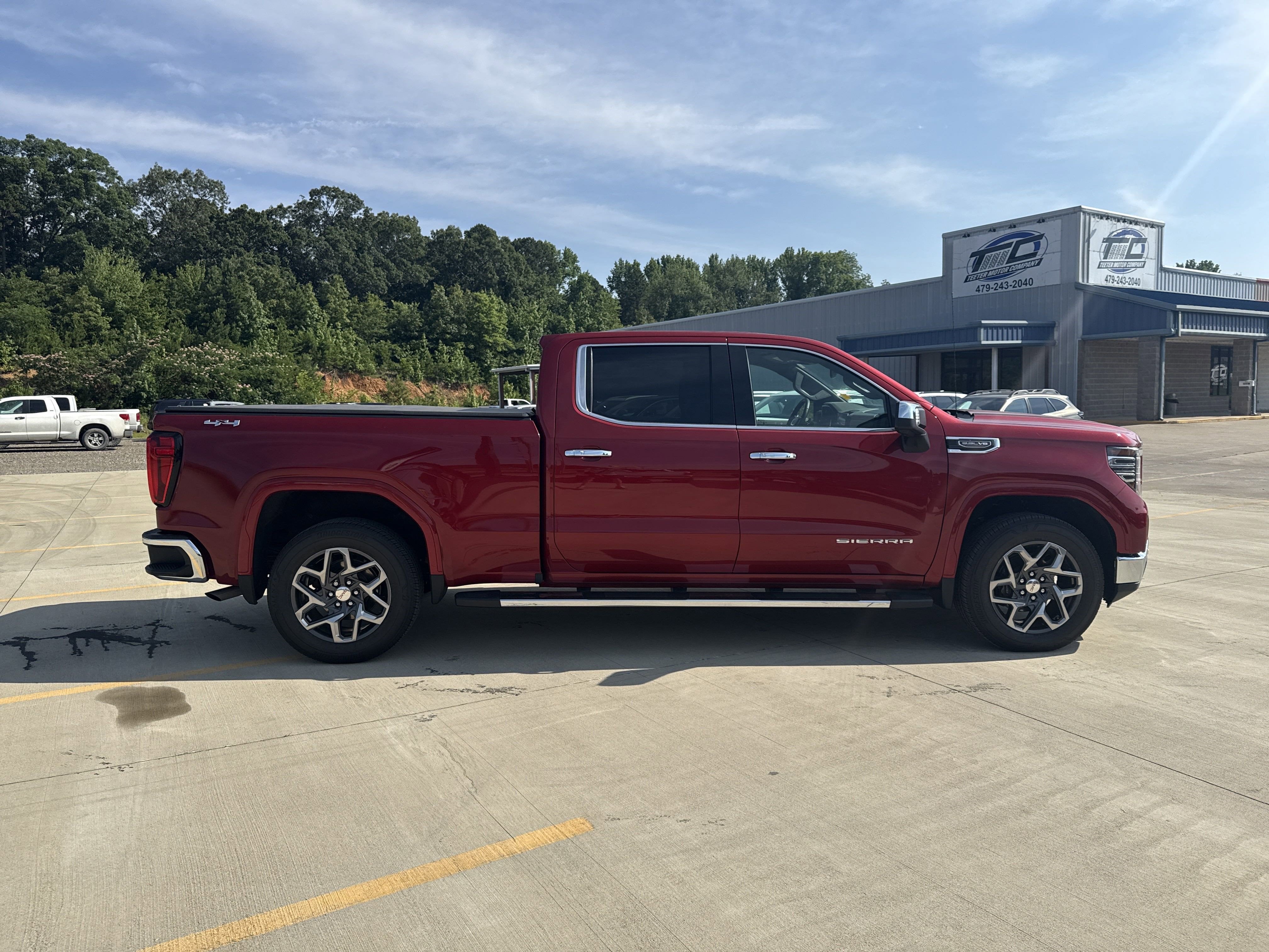 2024 GMC Sierra 1500 SLT