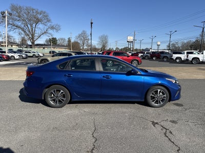 2024 Kia Forte Base