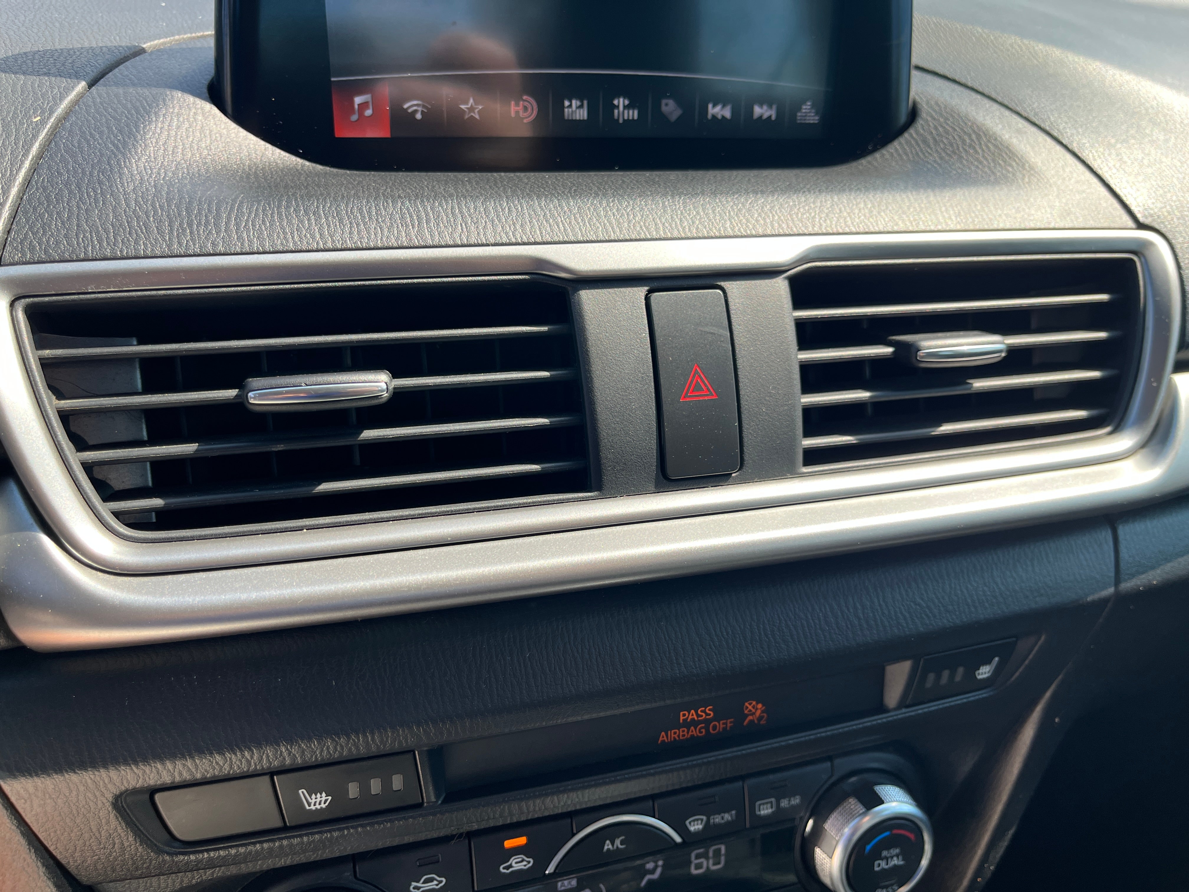 2018 Mazda Mazda3 4-Door Touring