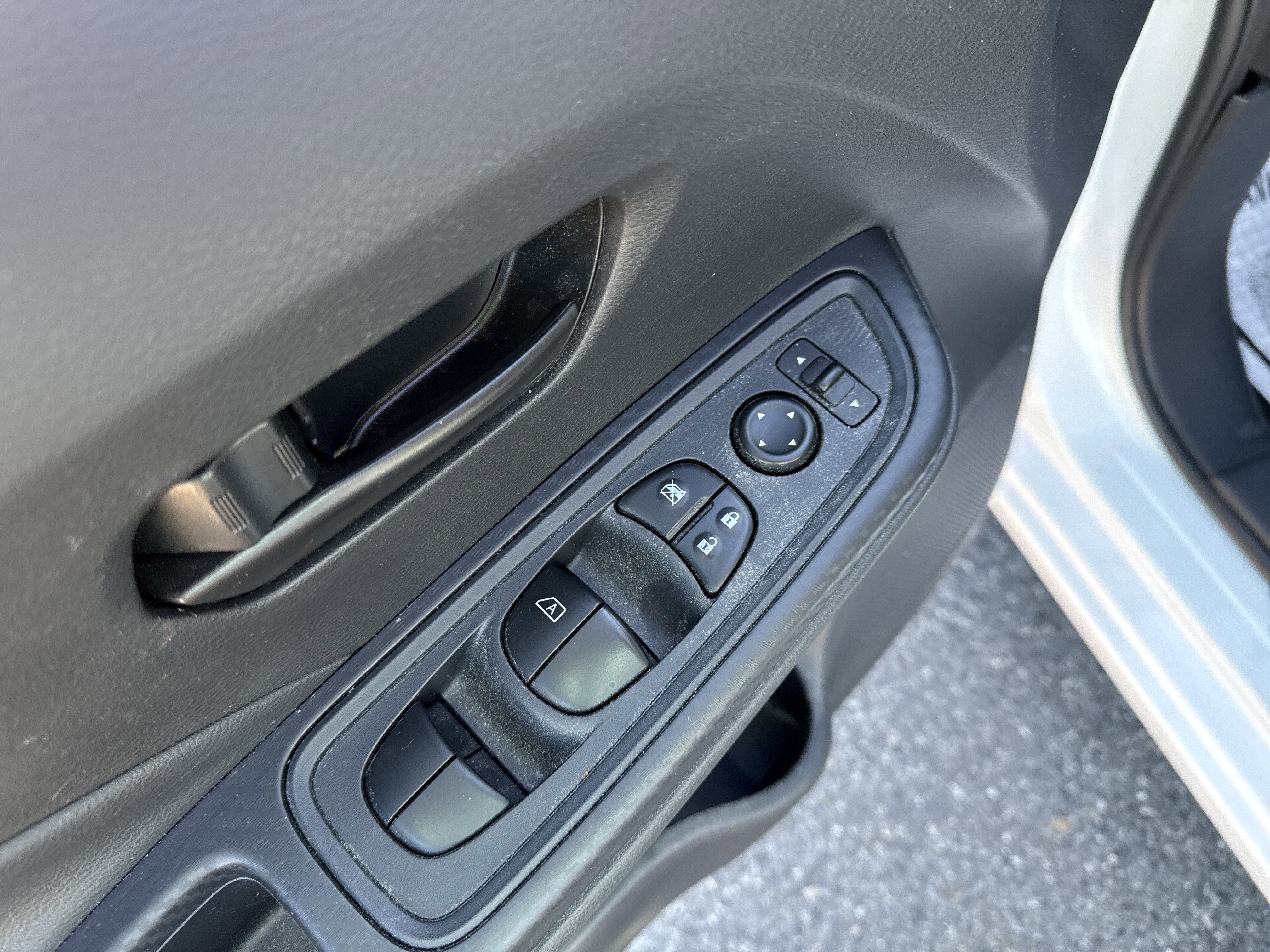 2024 Nissan Versa Base