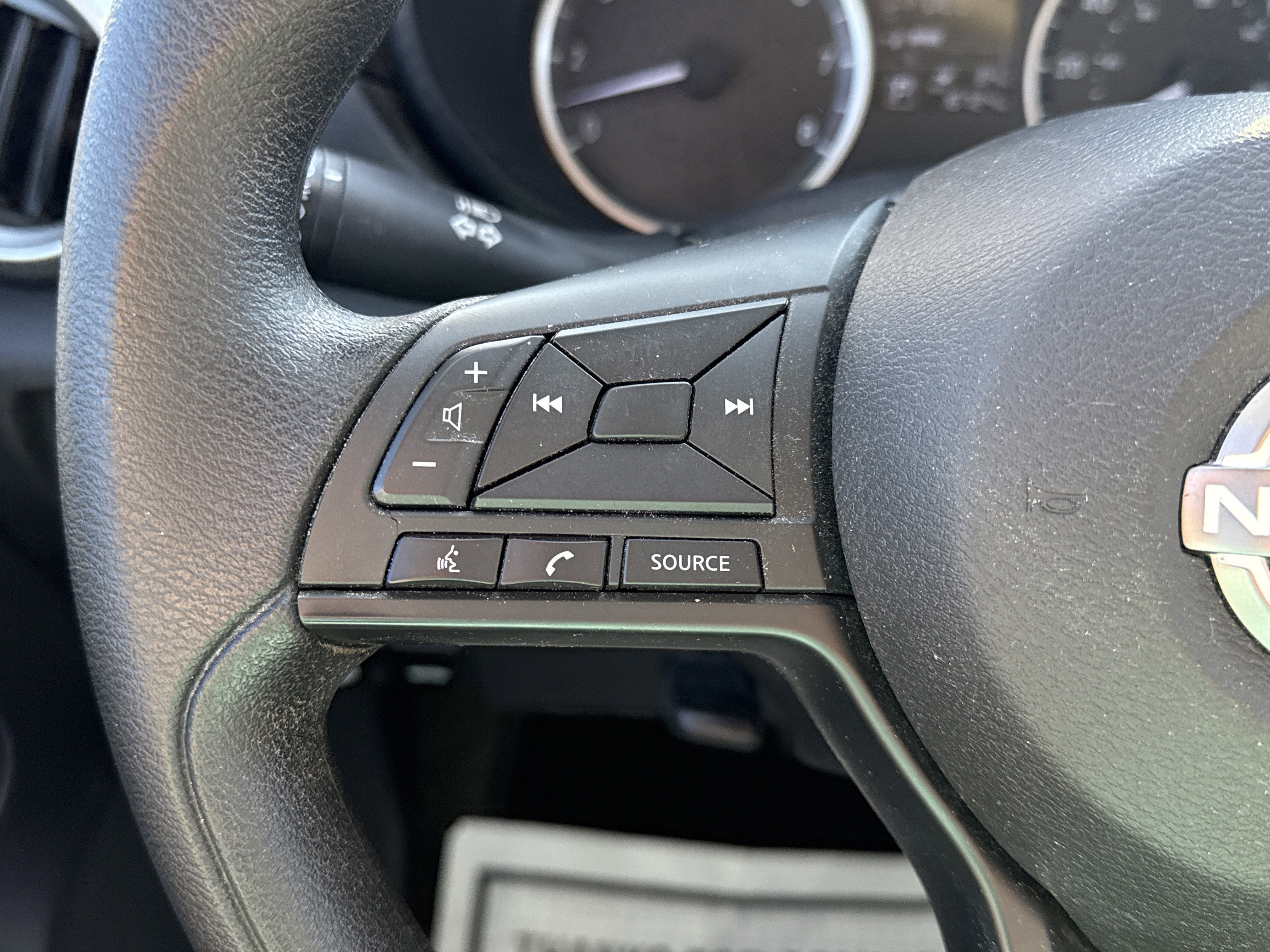 2024 Nissan Versa Base