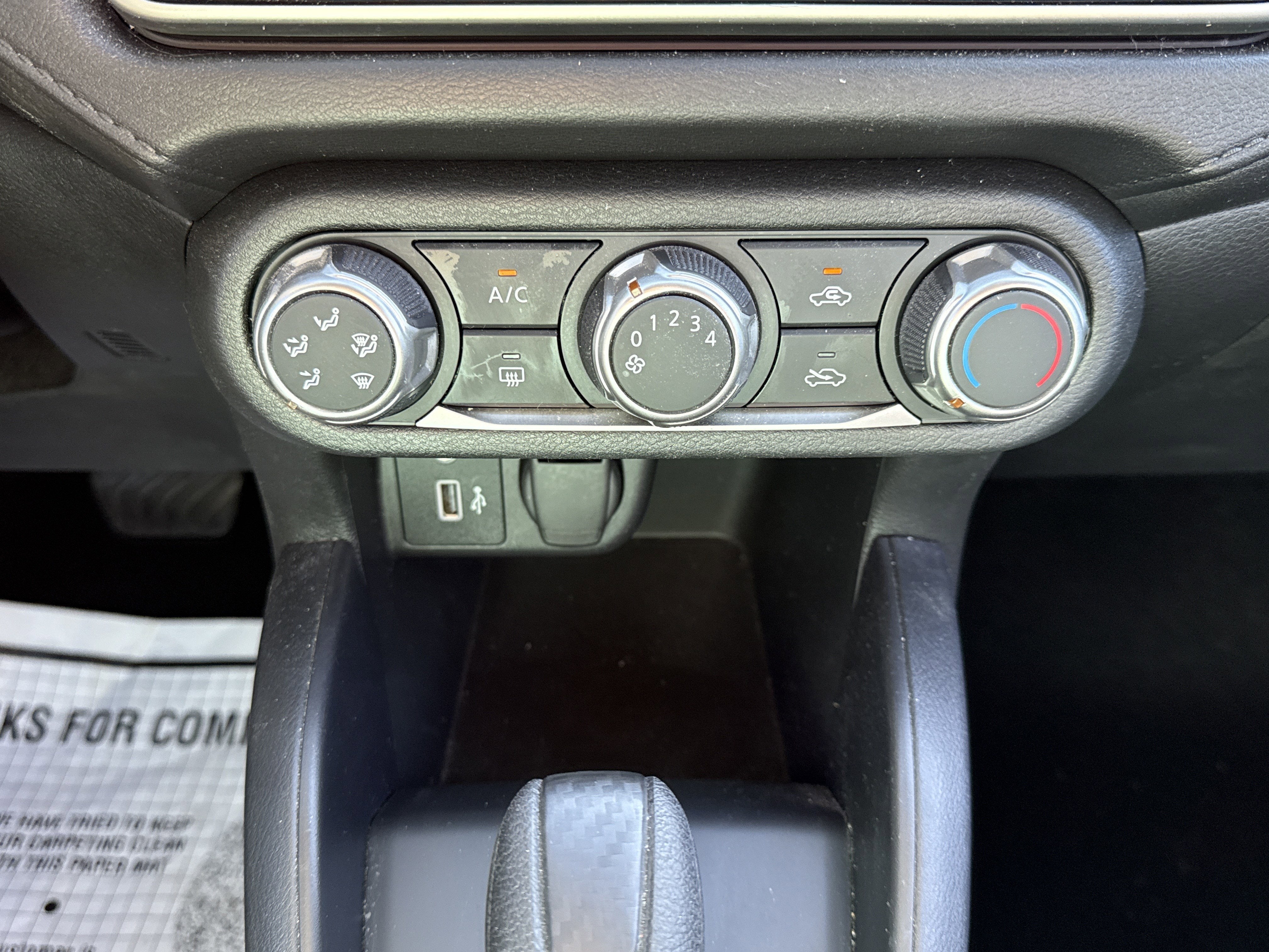 2024 Nissan Versa Base