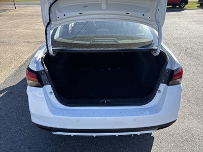 2024 Nissan Versa Base