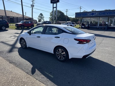 2024 Nissan Versa Base