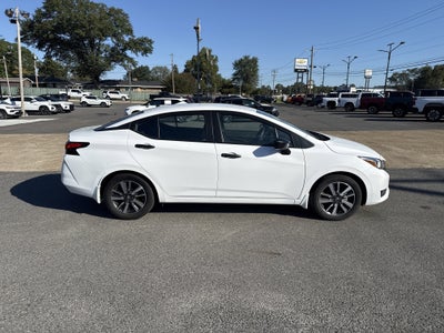 2024 Nissan Versa Base