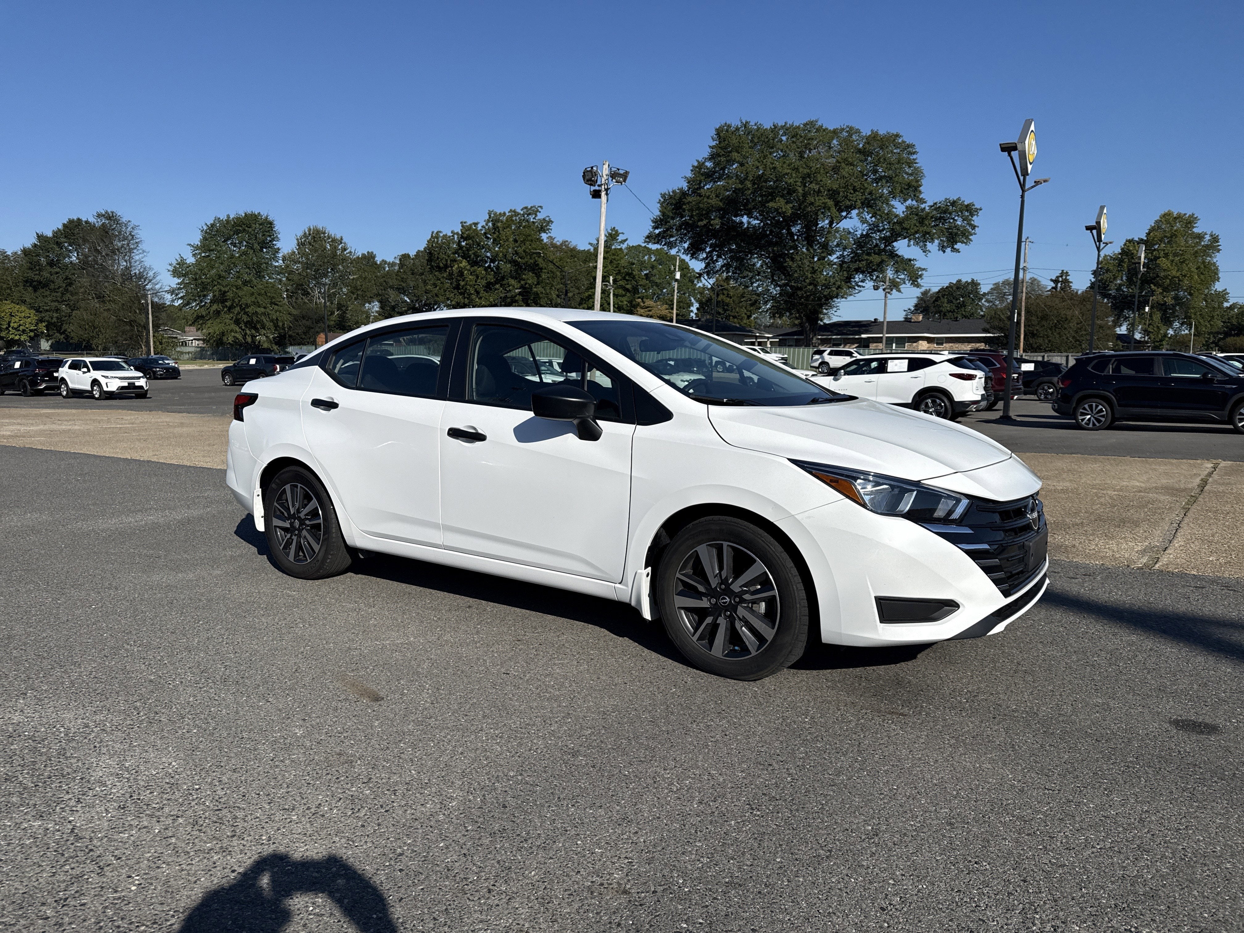 2024 Nissan Versa Base