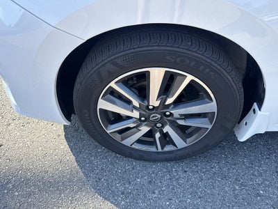 2024 Nissan Versa Base