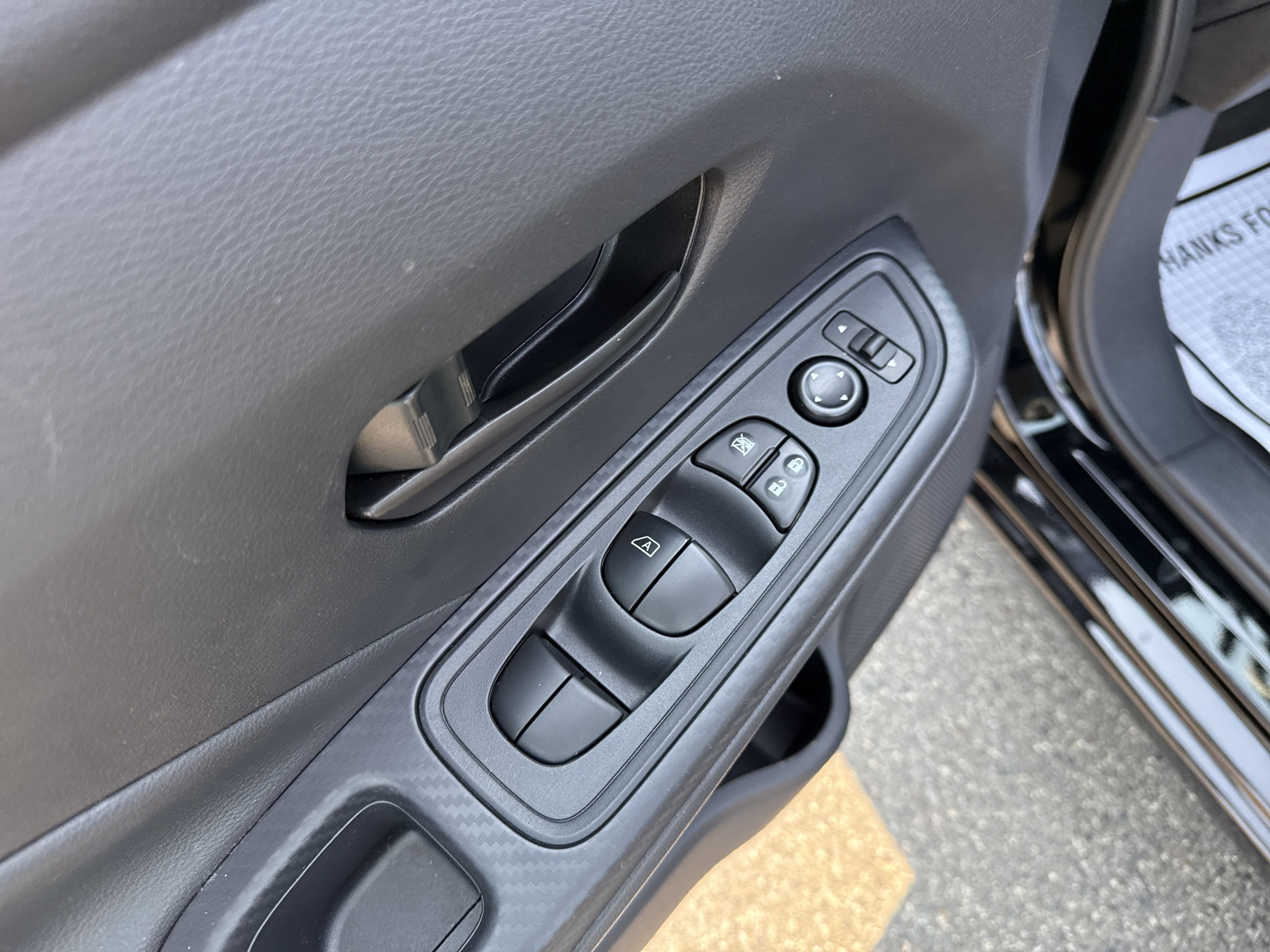 2024 Nissan Versa Base