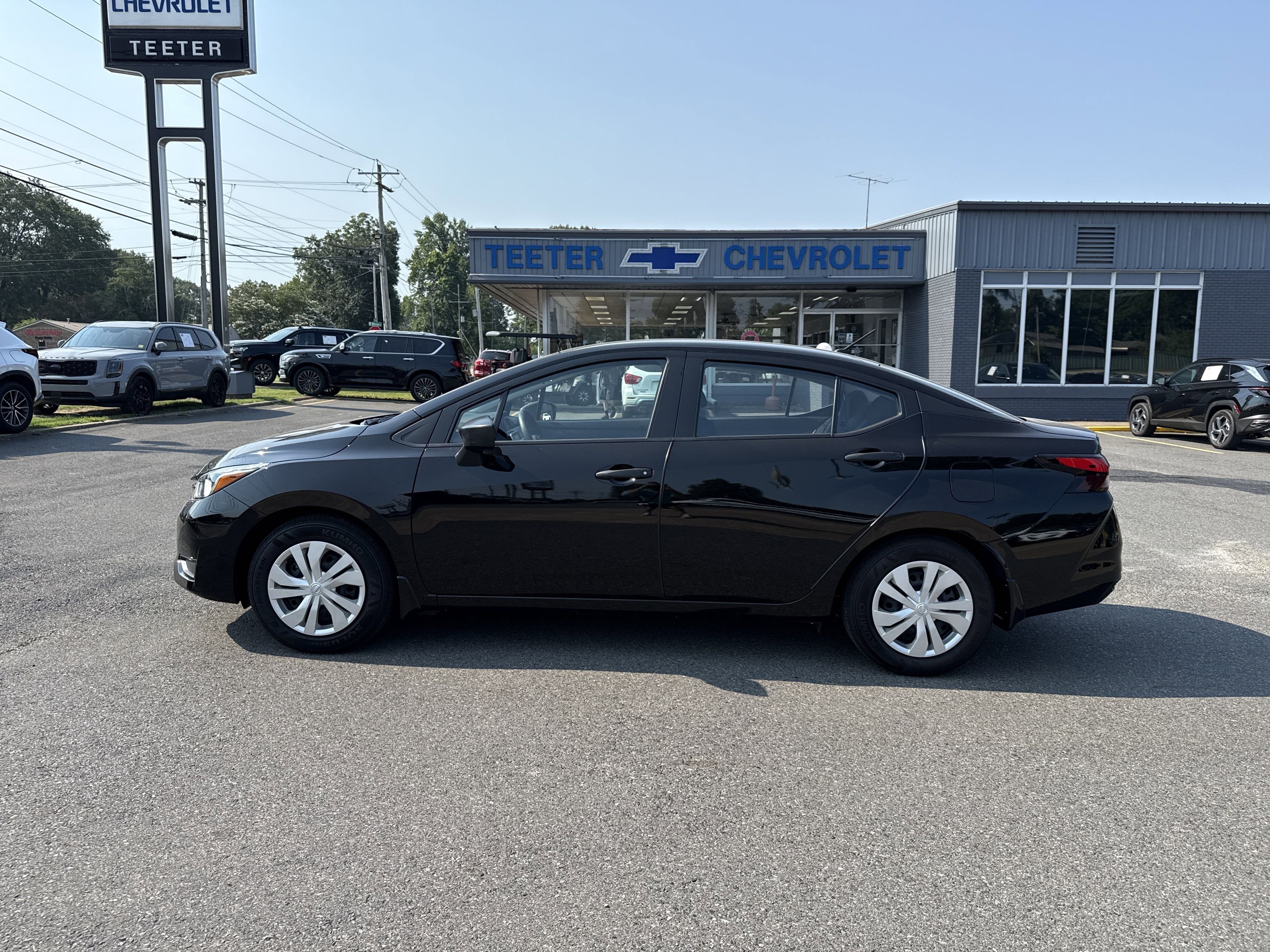 2024 Nissan Versa Base