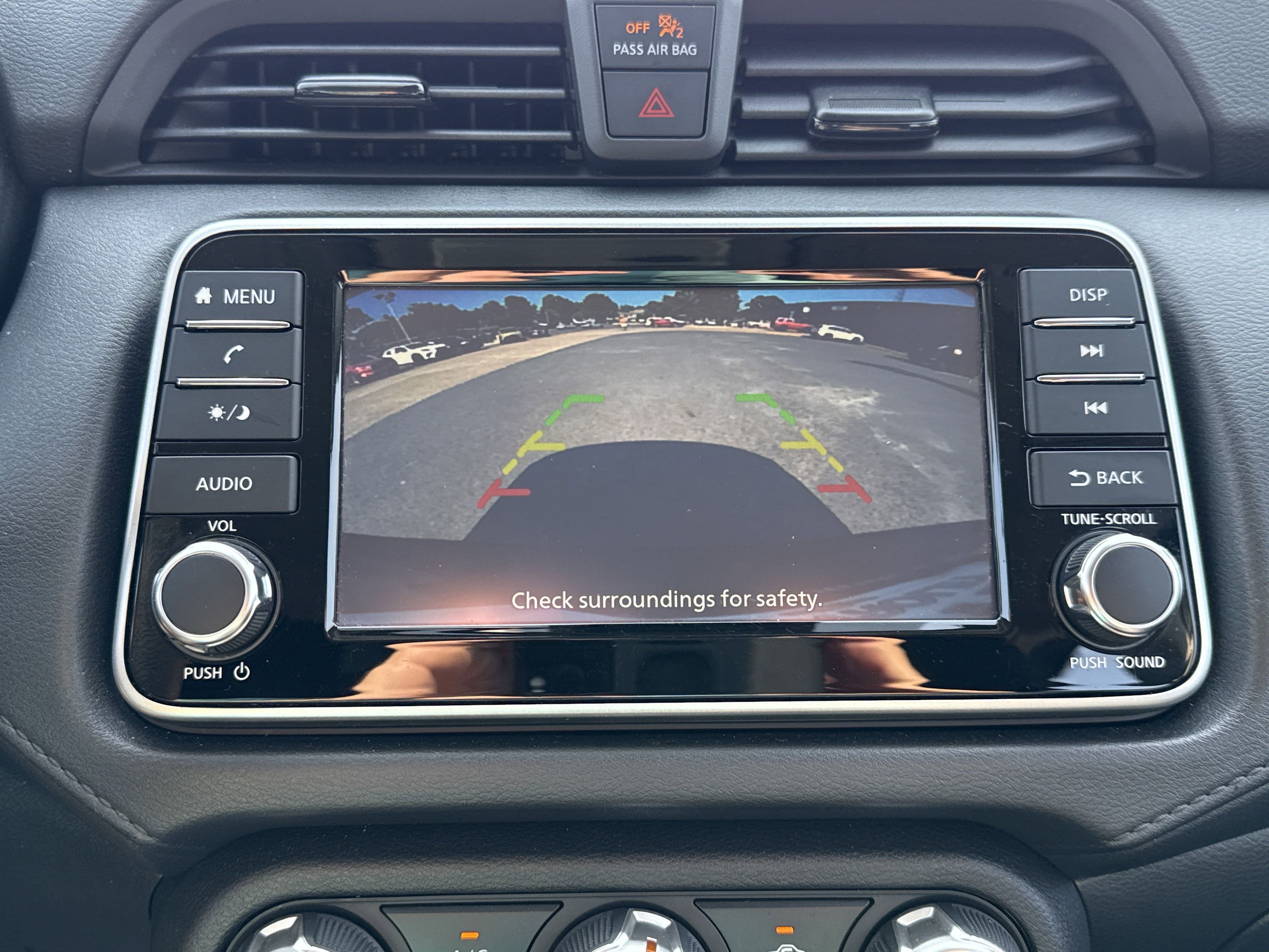 2024 Nissan Versa Base