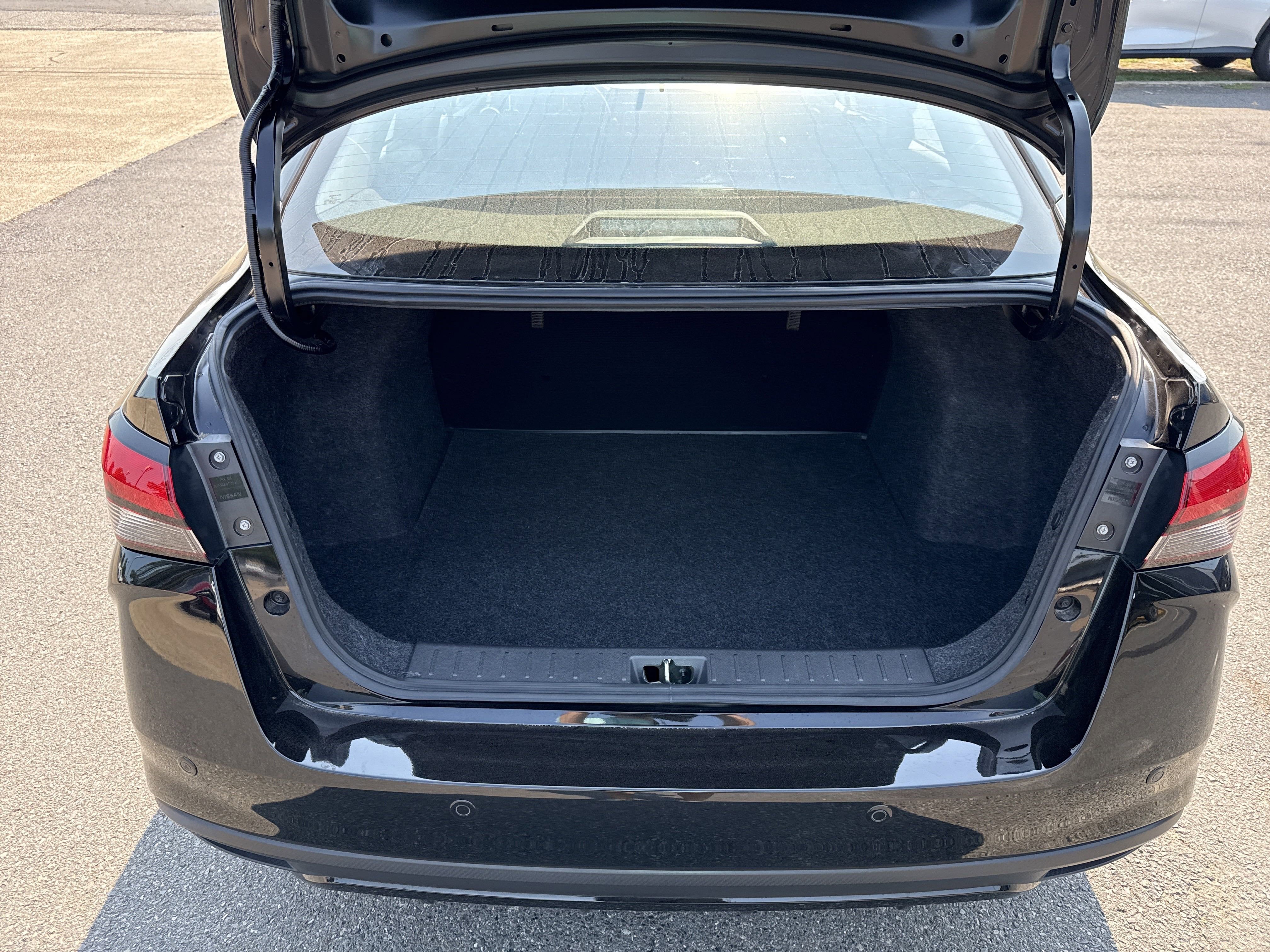 2024 Nissan Versa Base