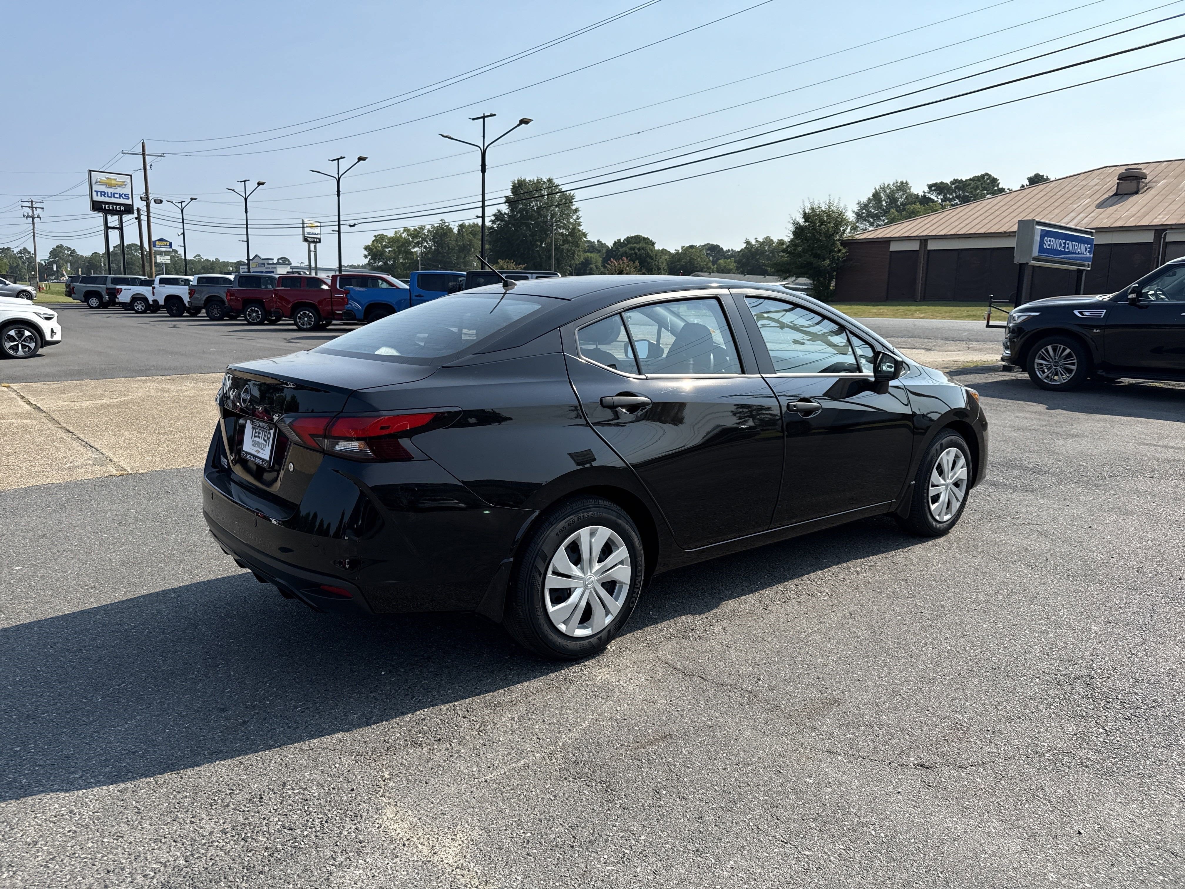 2024 Nissan Versa Base