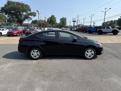 2024 Nissan Versa Base
