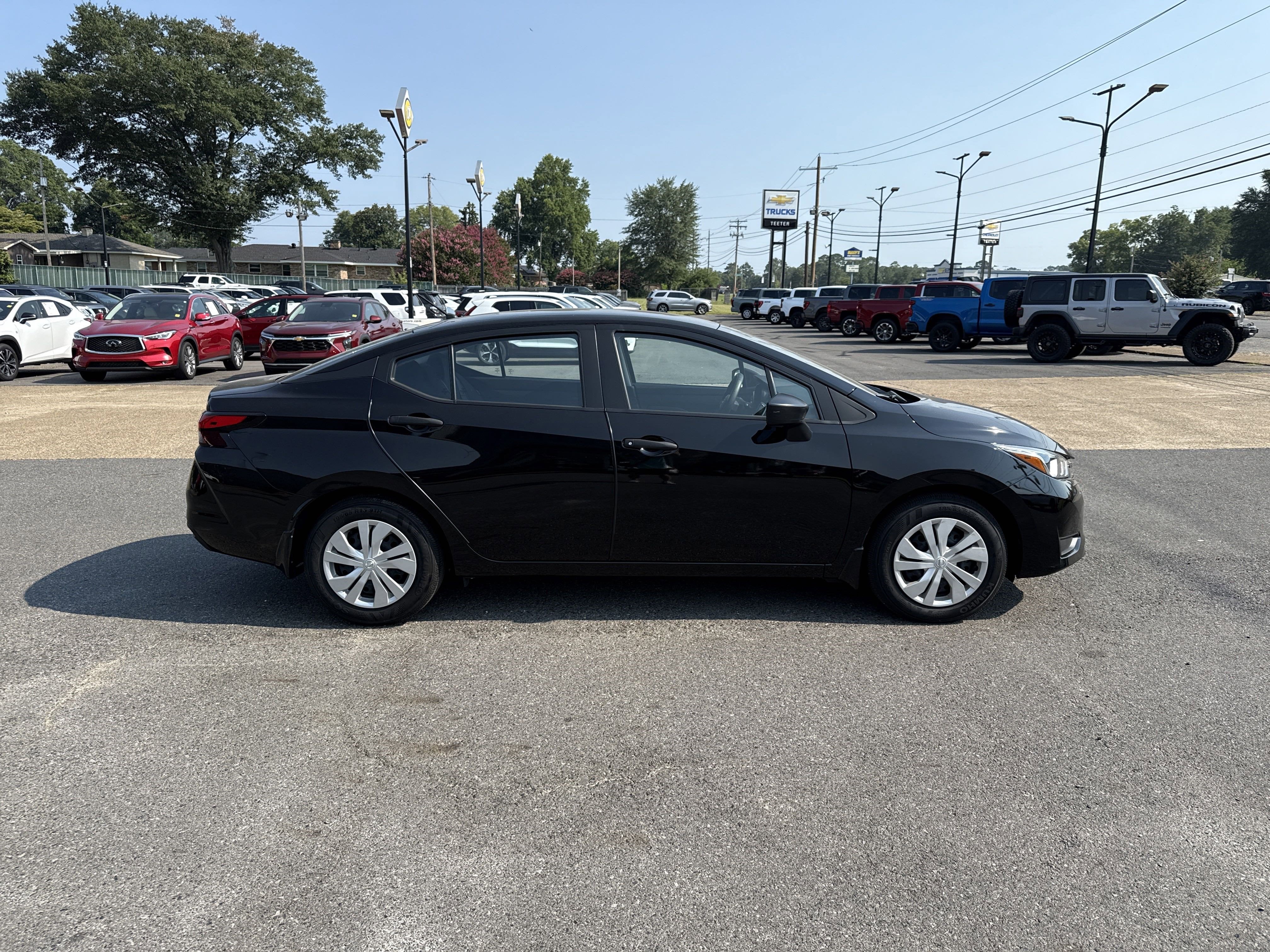 2024 Nissan Versa Base