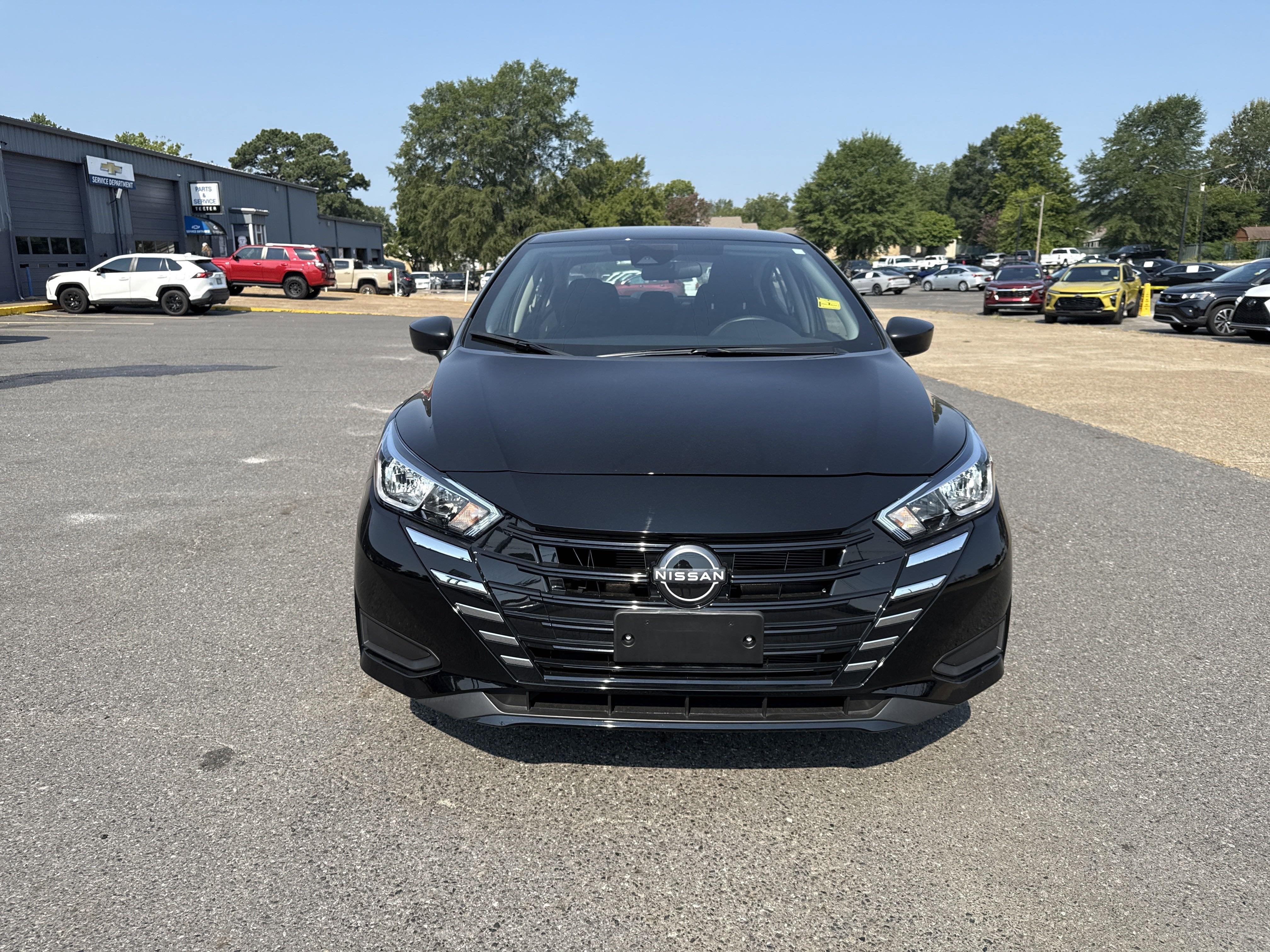 2024 Nissan Versa Base