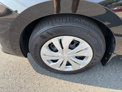 2024 Nissan Versa Base