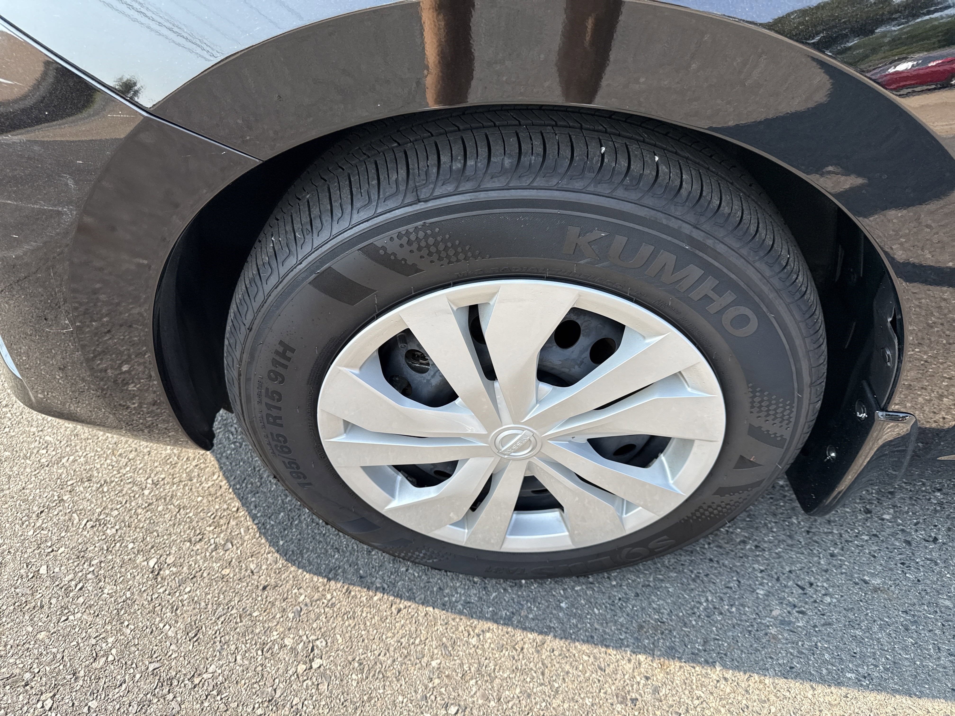 2024 Nissan Versa Base