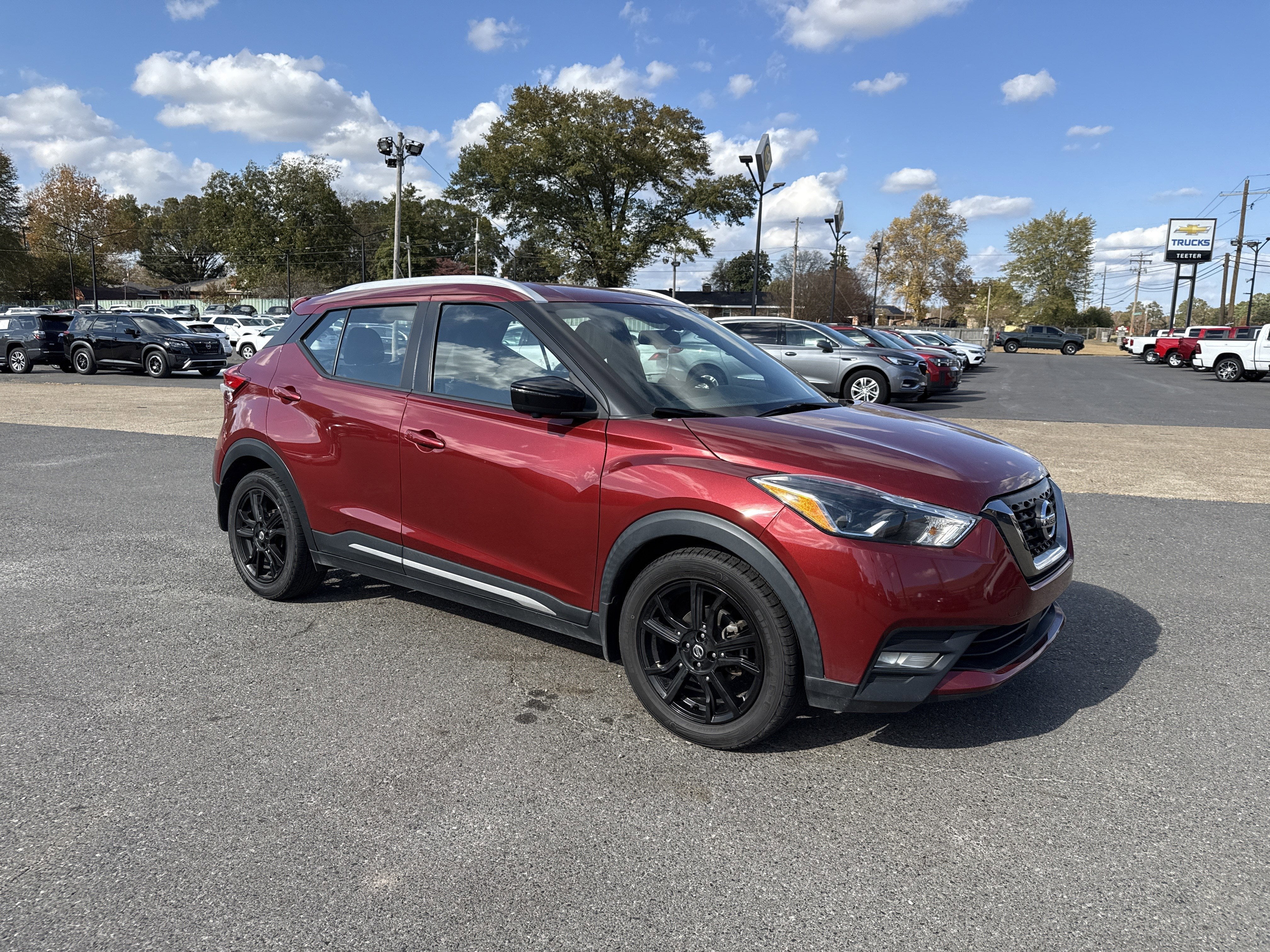 2020 Nissan Kicks SR