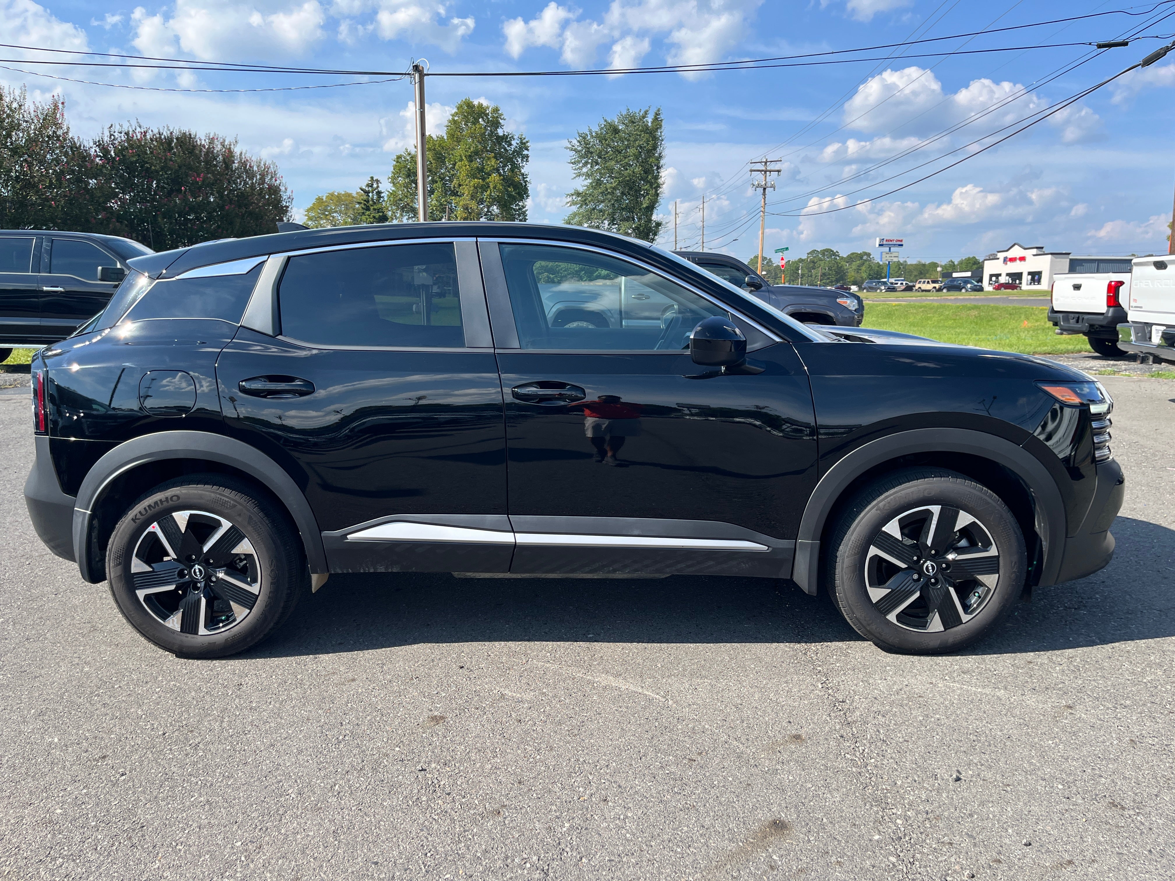 2025 Nissan Kicks SV