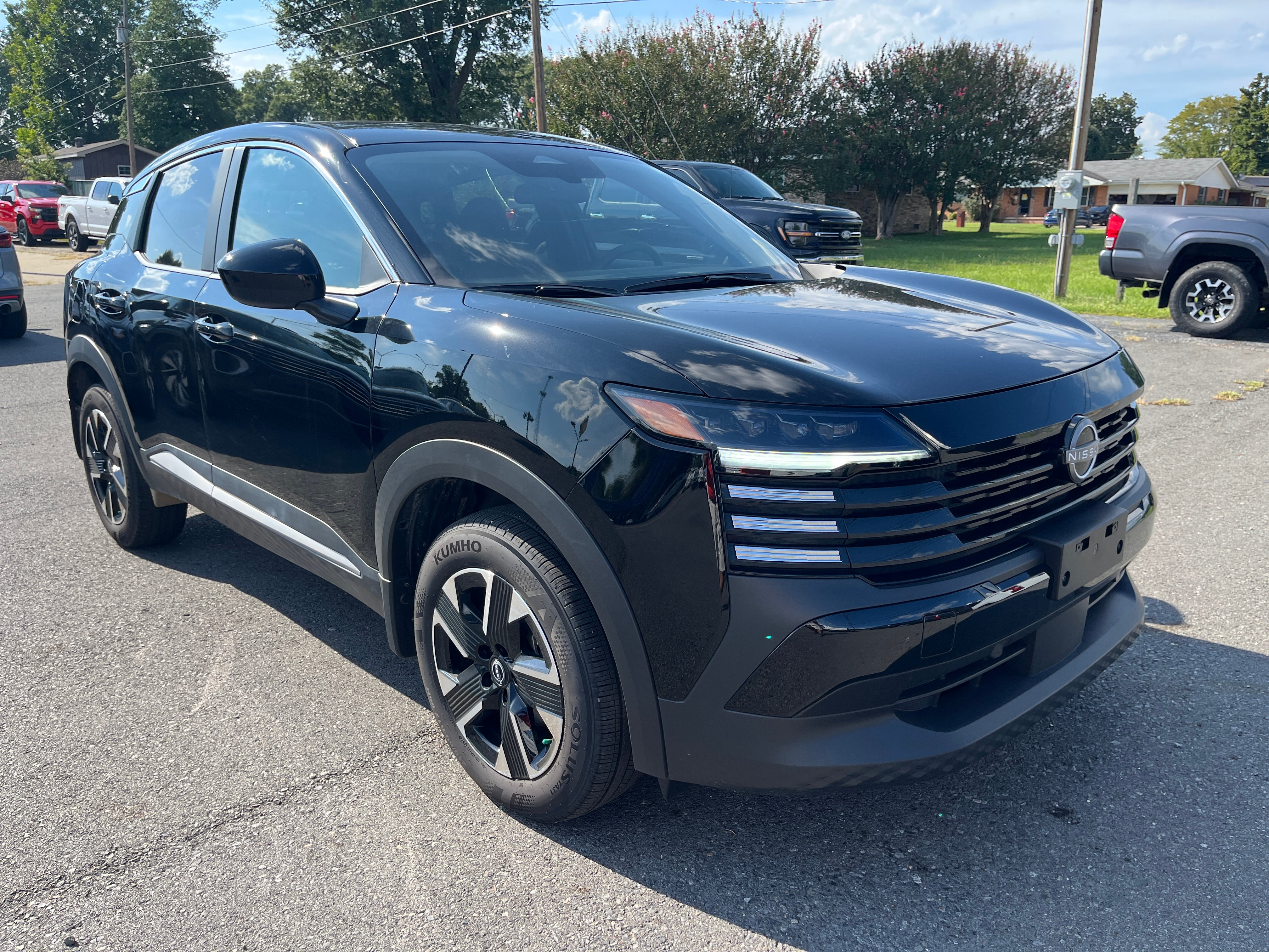 2025 Nissan Kicks SV