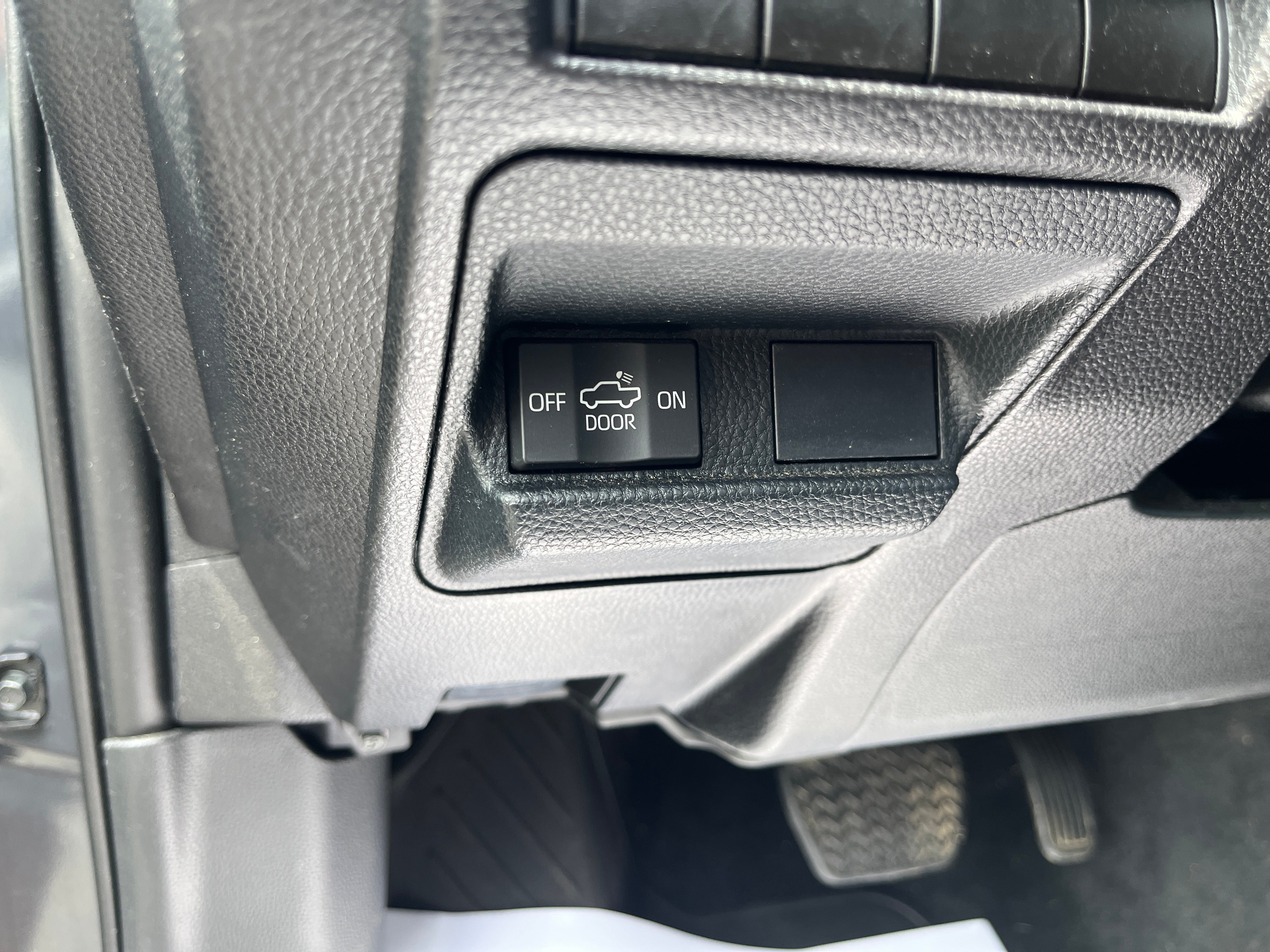 2025 Toyota Tacoma 4WD SR