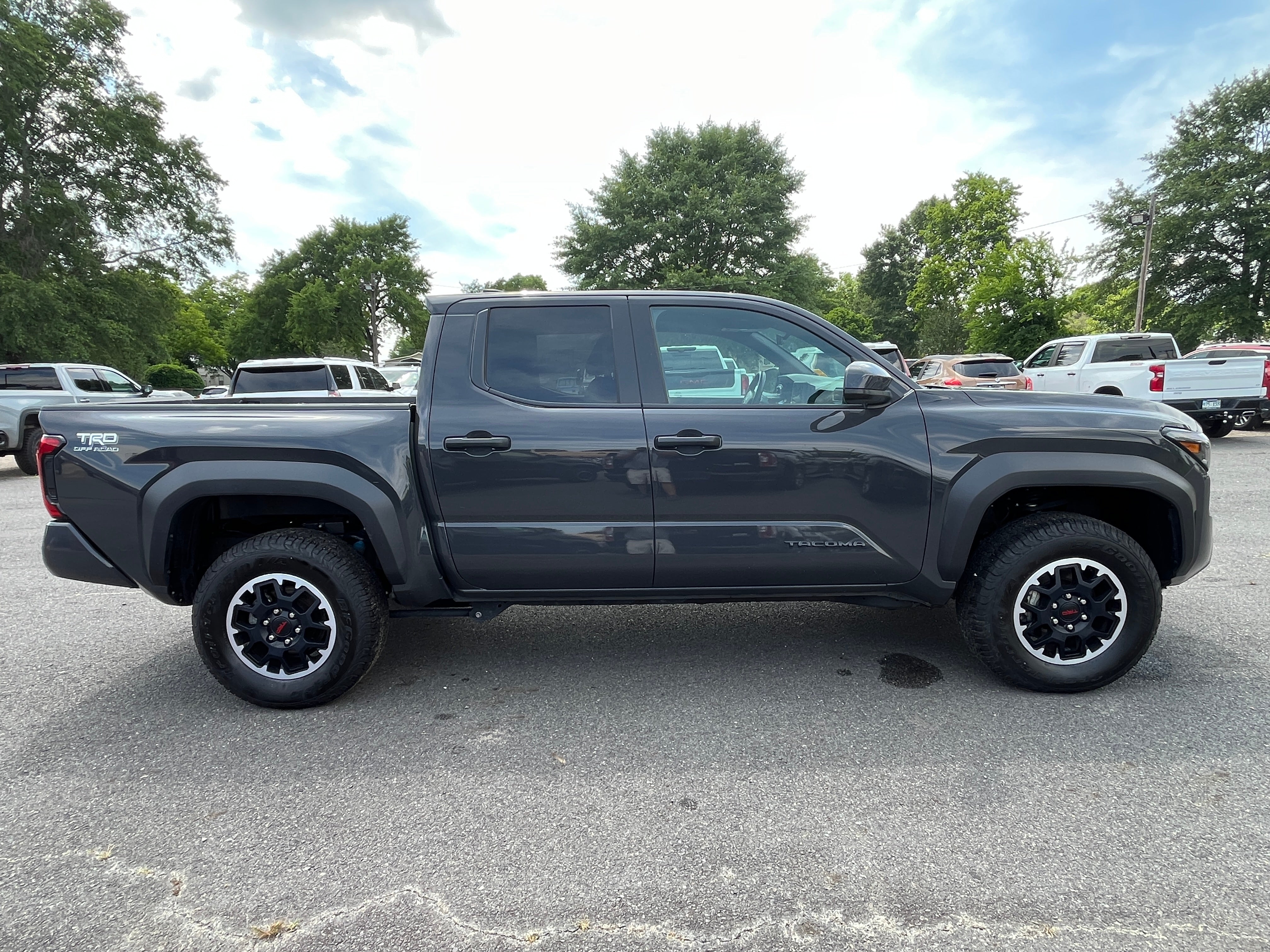 2025 Toyota Tacoma 4WD SR