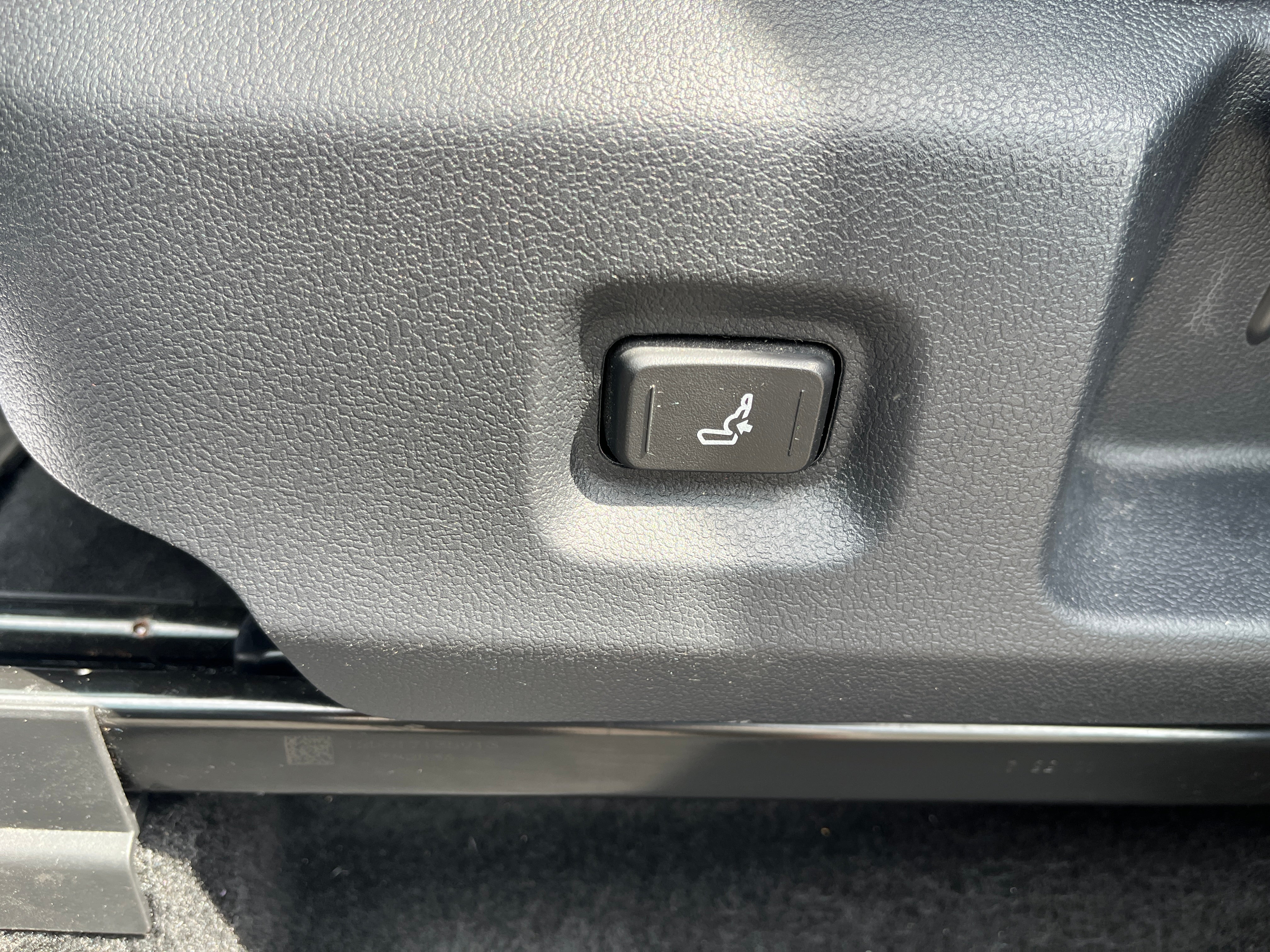 2025 Toyota Tacoma 4WD SR