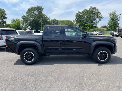 2025 Toyota Tacoma 4WD SR
