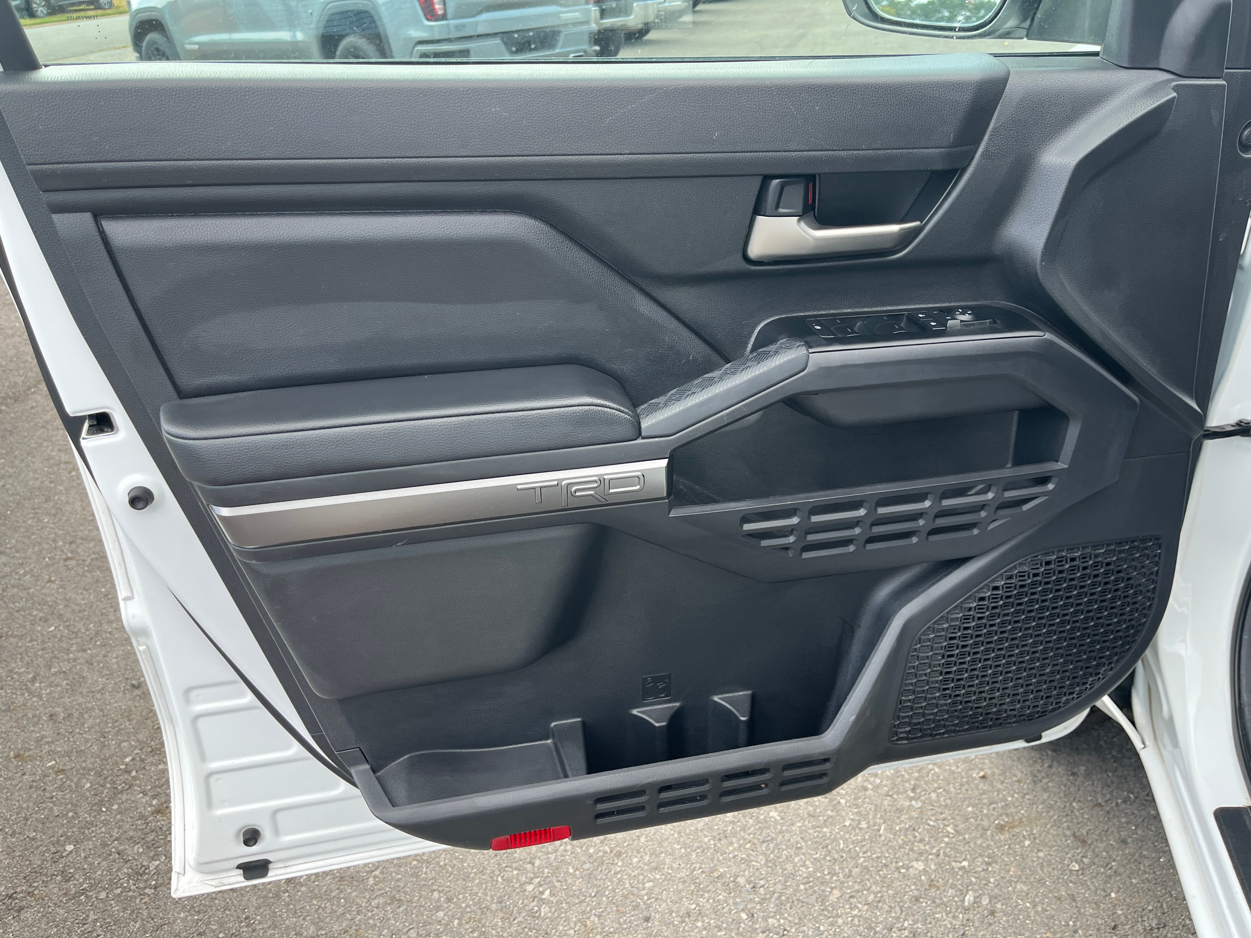 2025 Toyota Tacoma 4WD SR